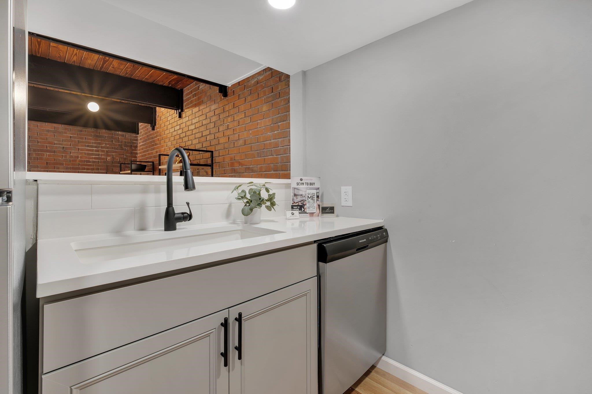 220 Belmont Road Unit: 7