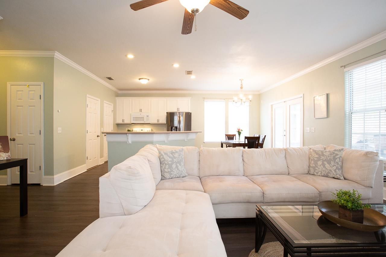 2633 Fenwood Court