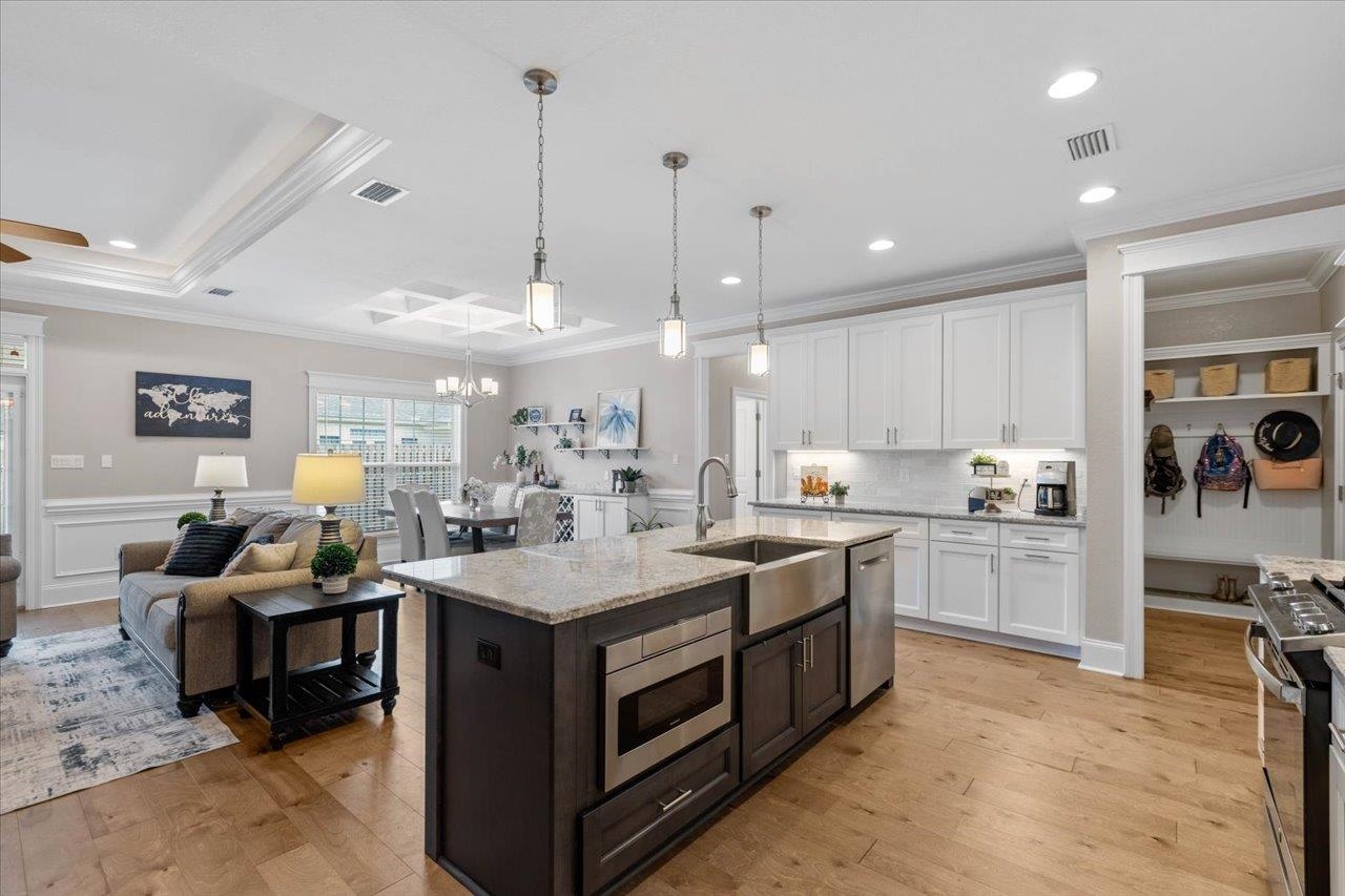 5205 Royal Fern Circle