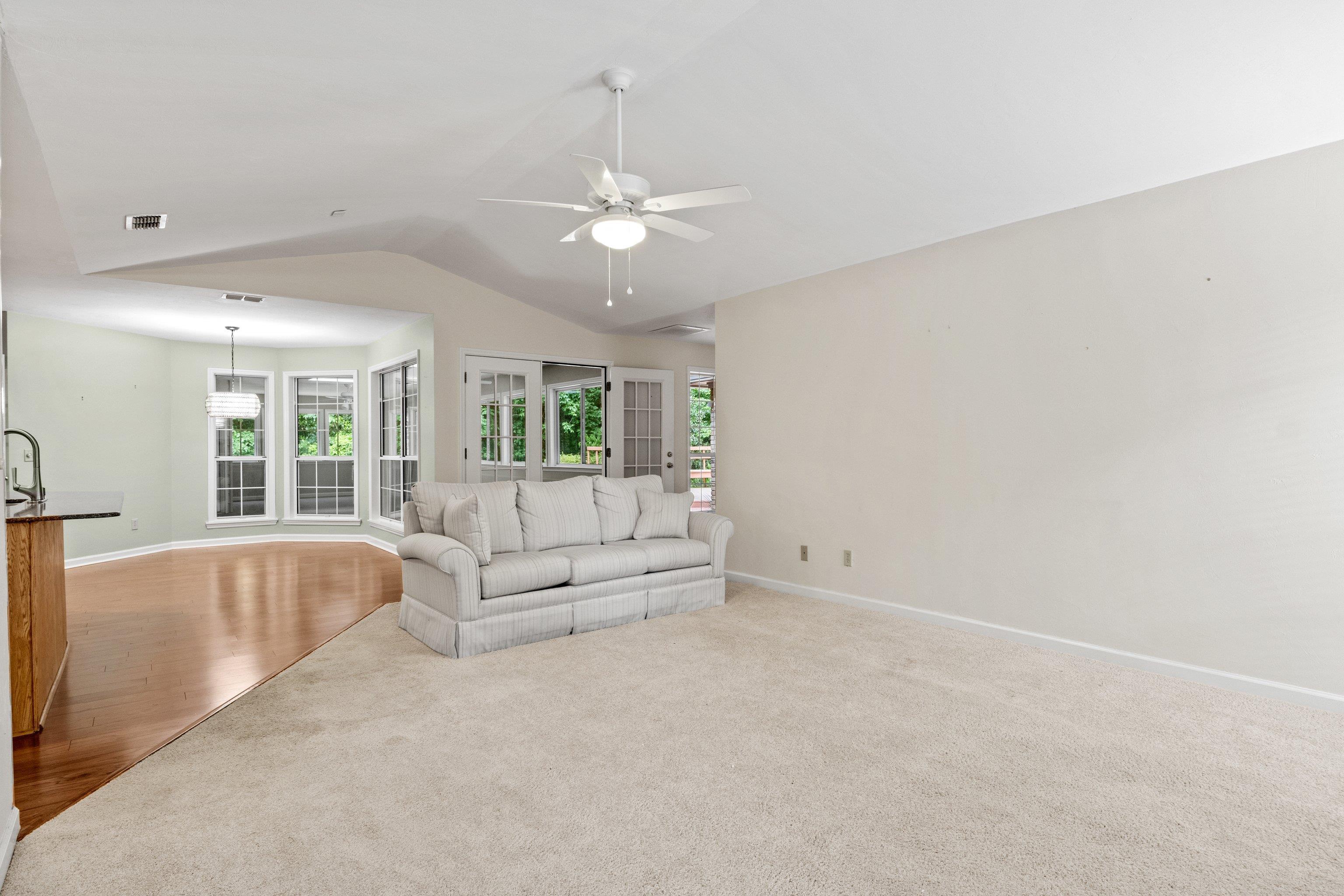 3549 Lakeshore Drive