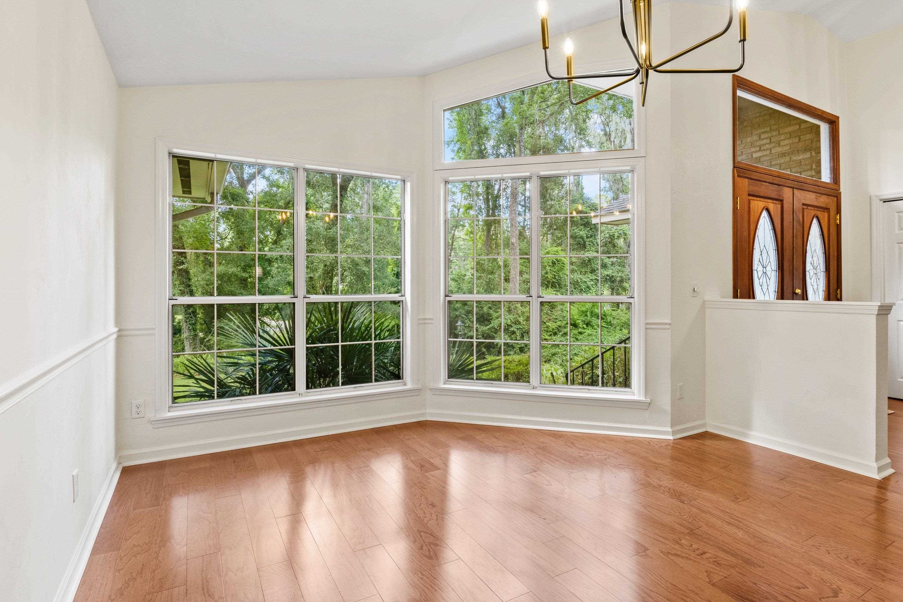 3549 Lakeshore Drive