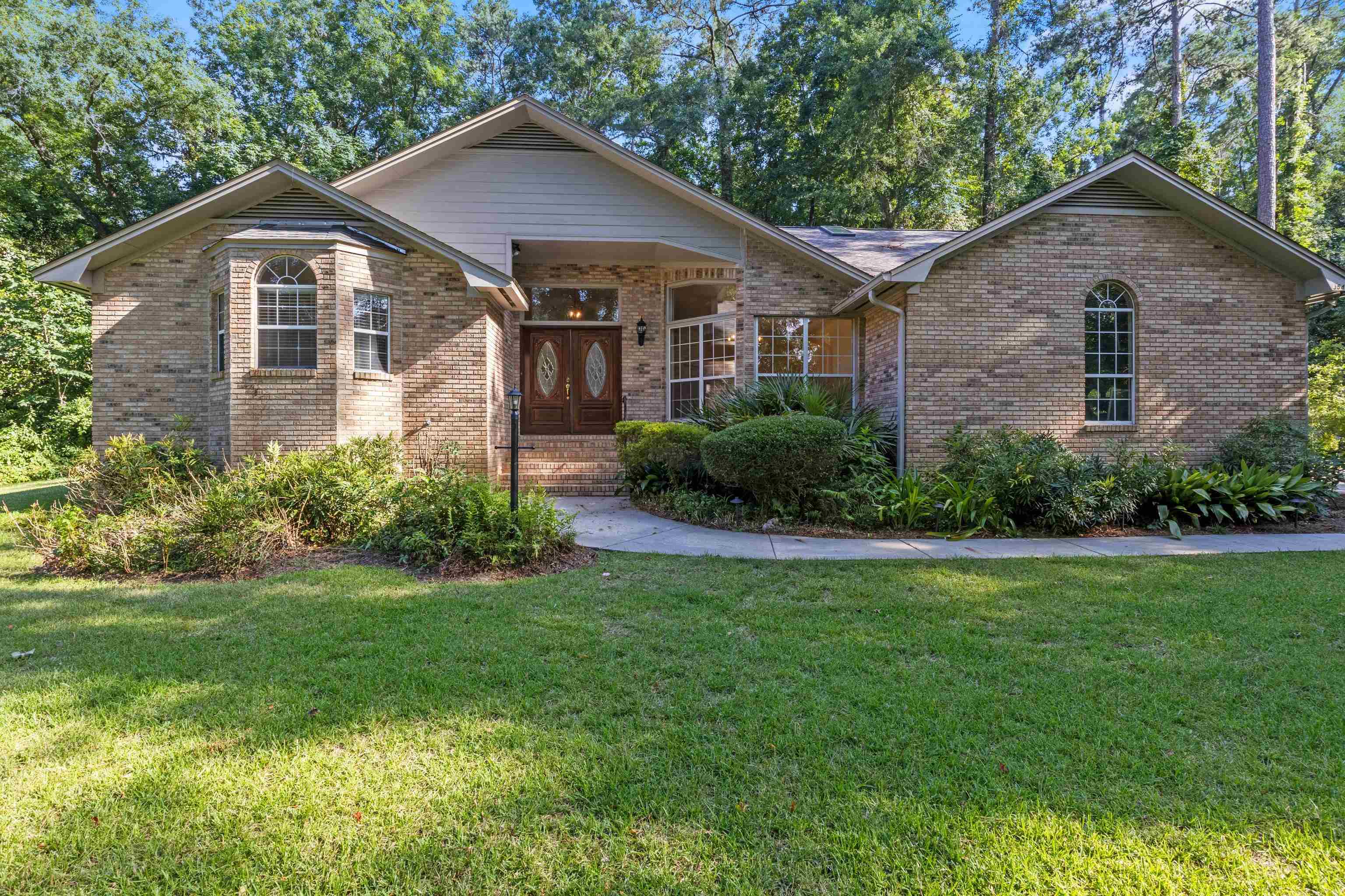 3549 Lakeshore Drive