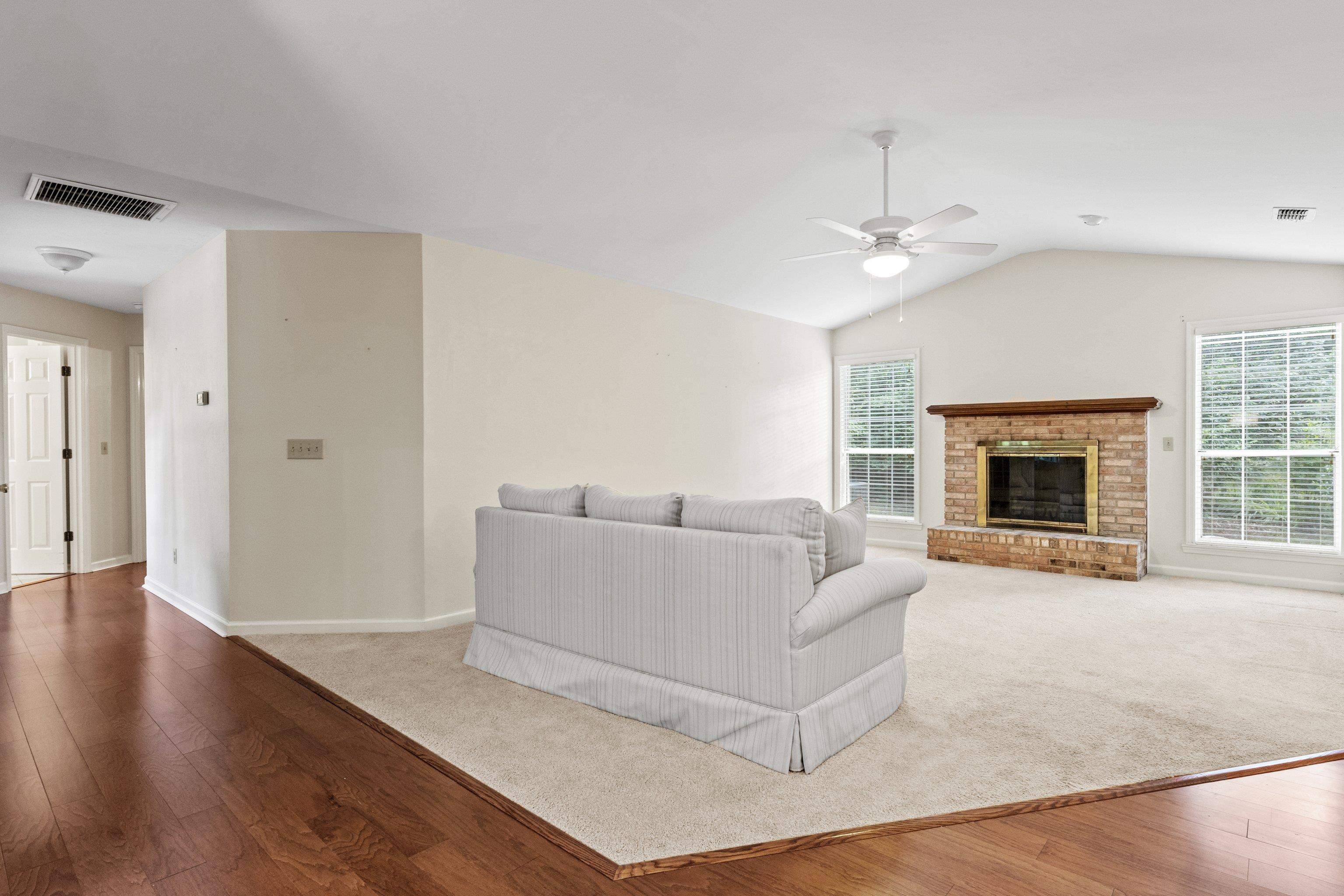 3549 Lakeshore Drive
