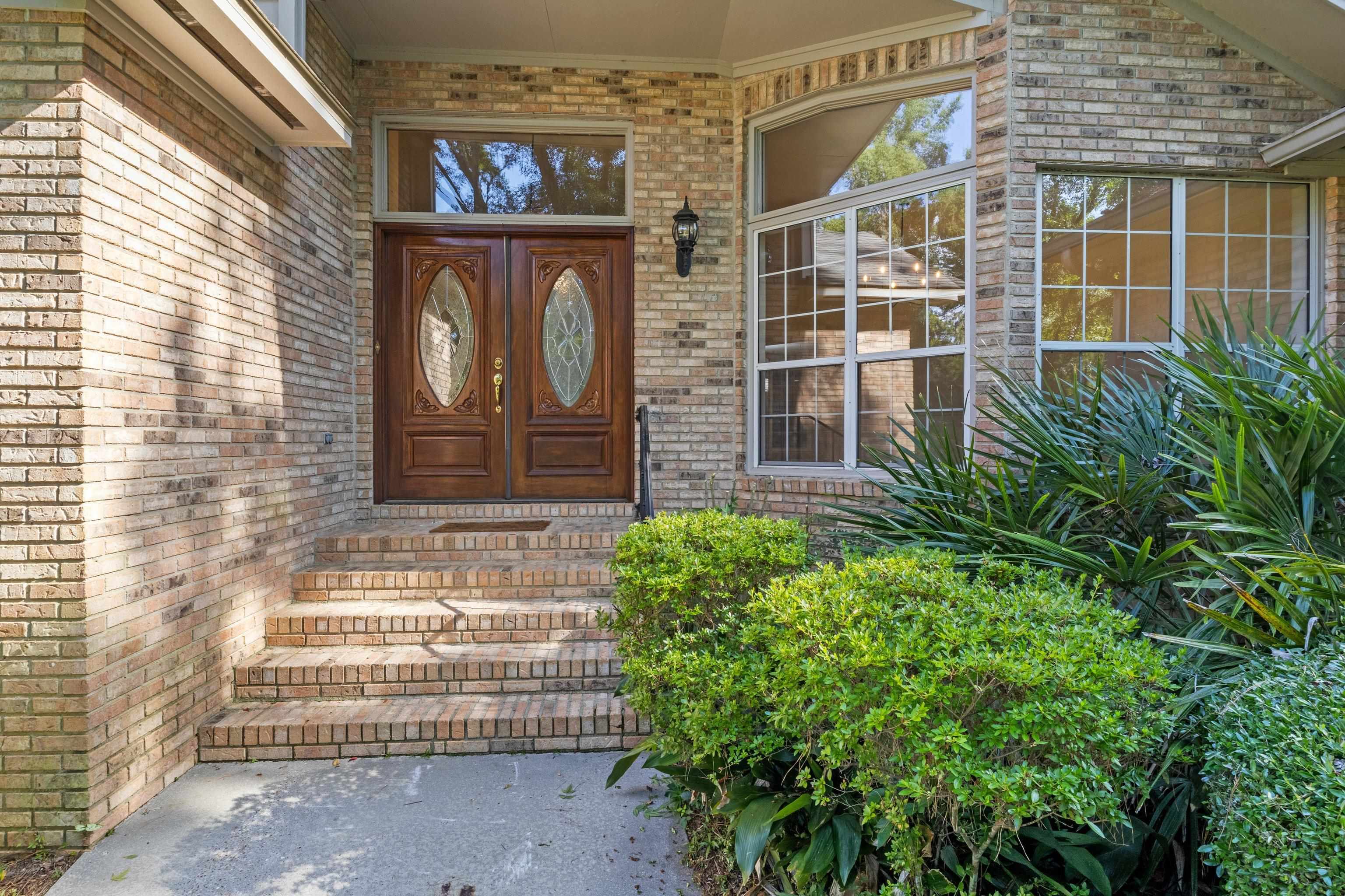3549 Lakeshore Drive