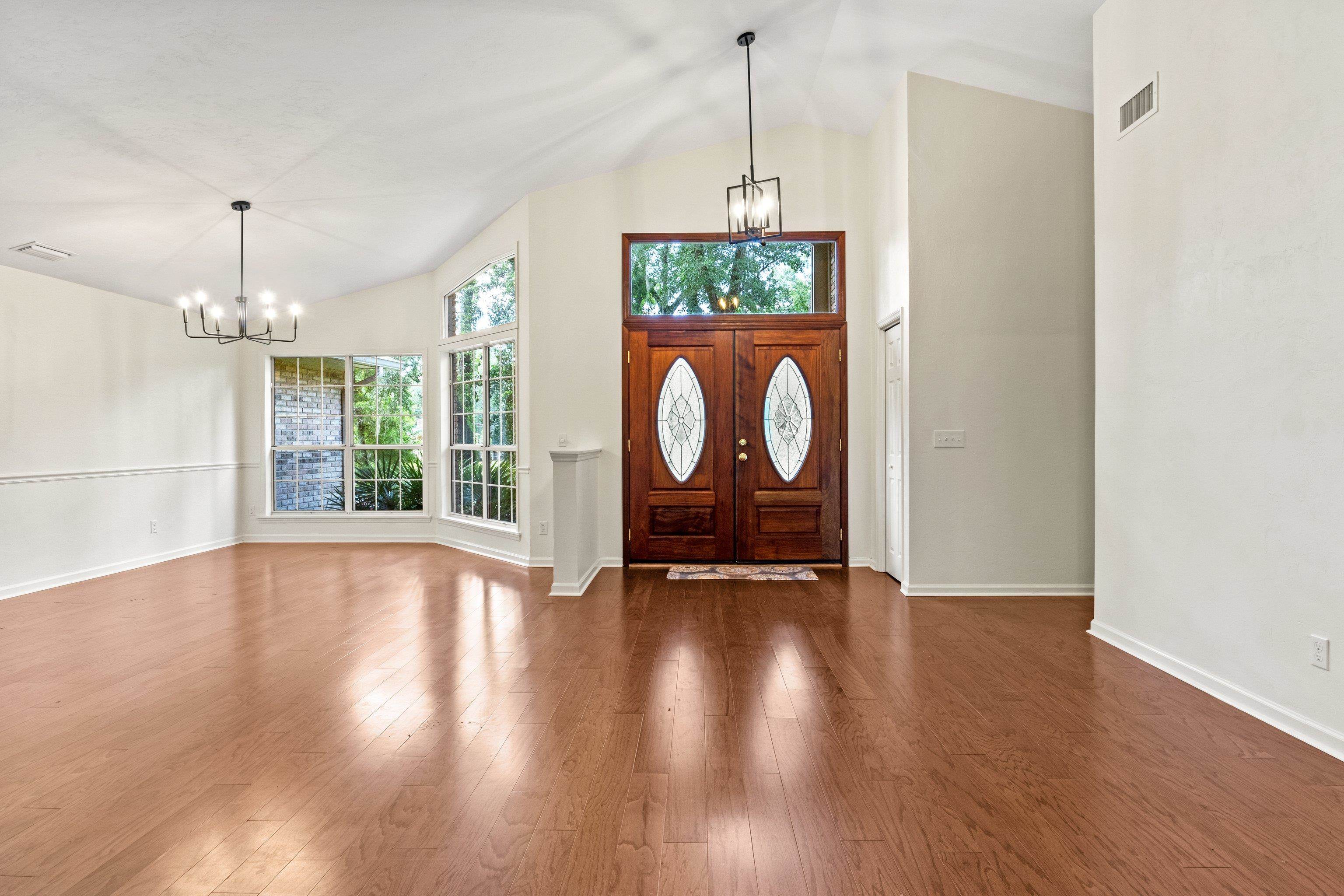 3549 Lakeshore Drive
