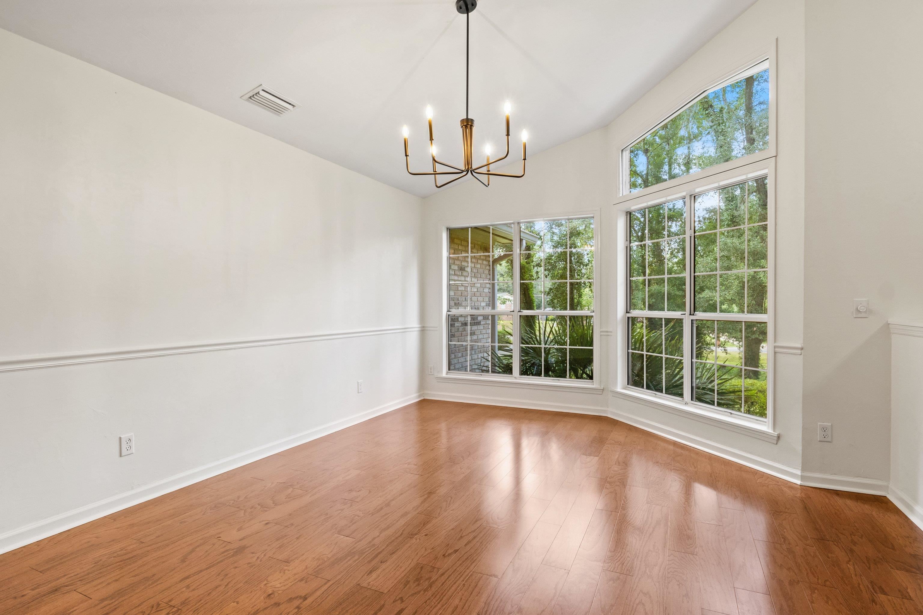 3549 Lakeshore Drive