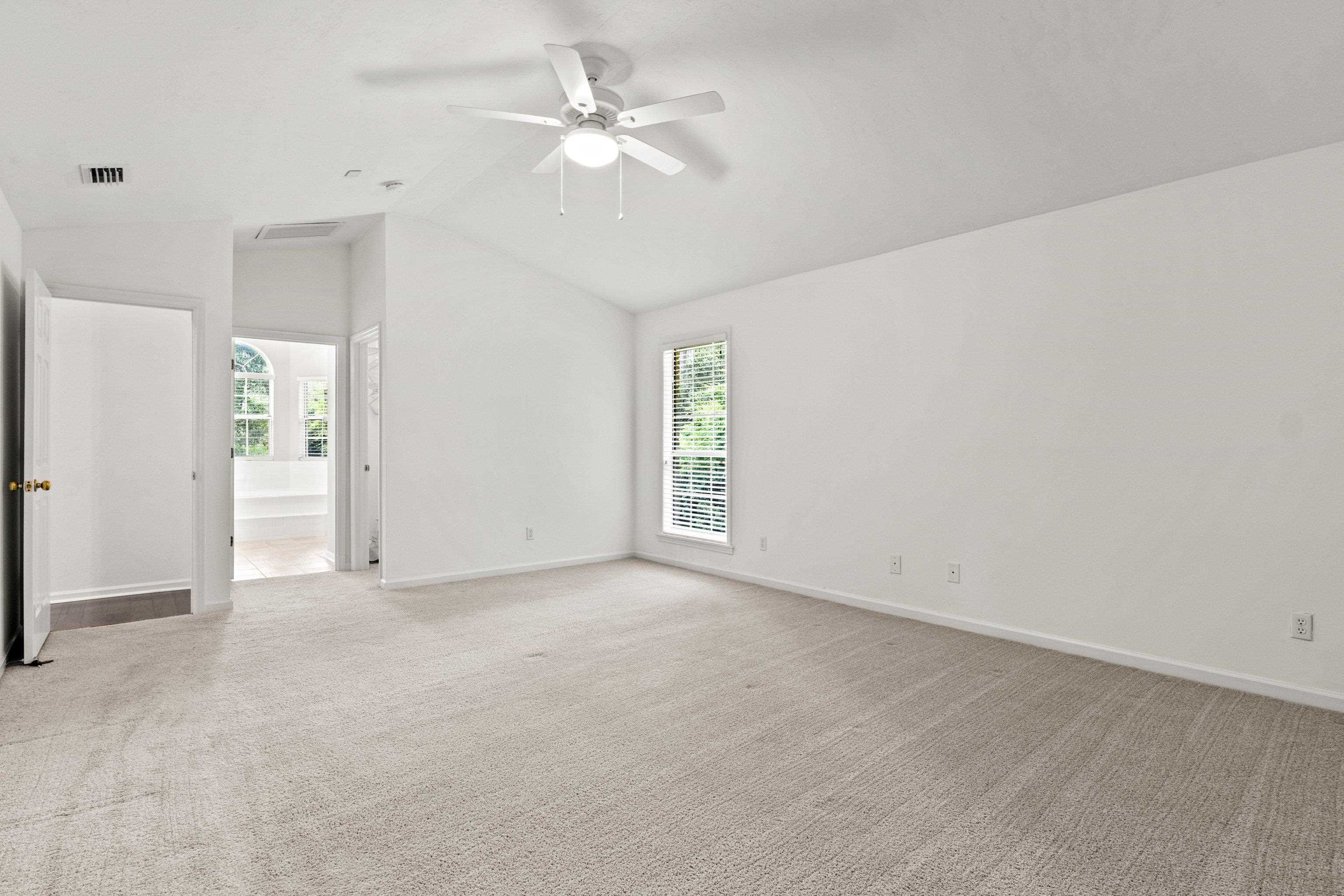 3549 Lakeshore Drive