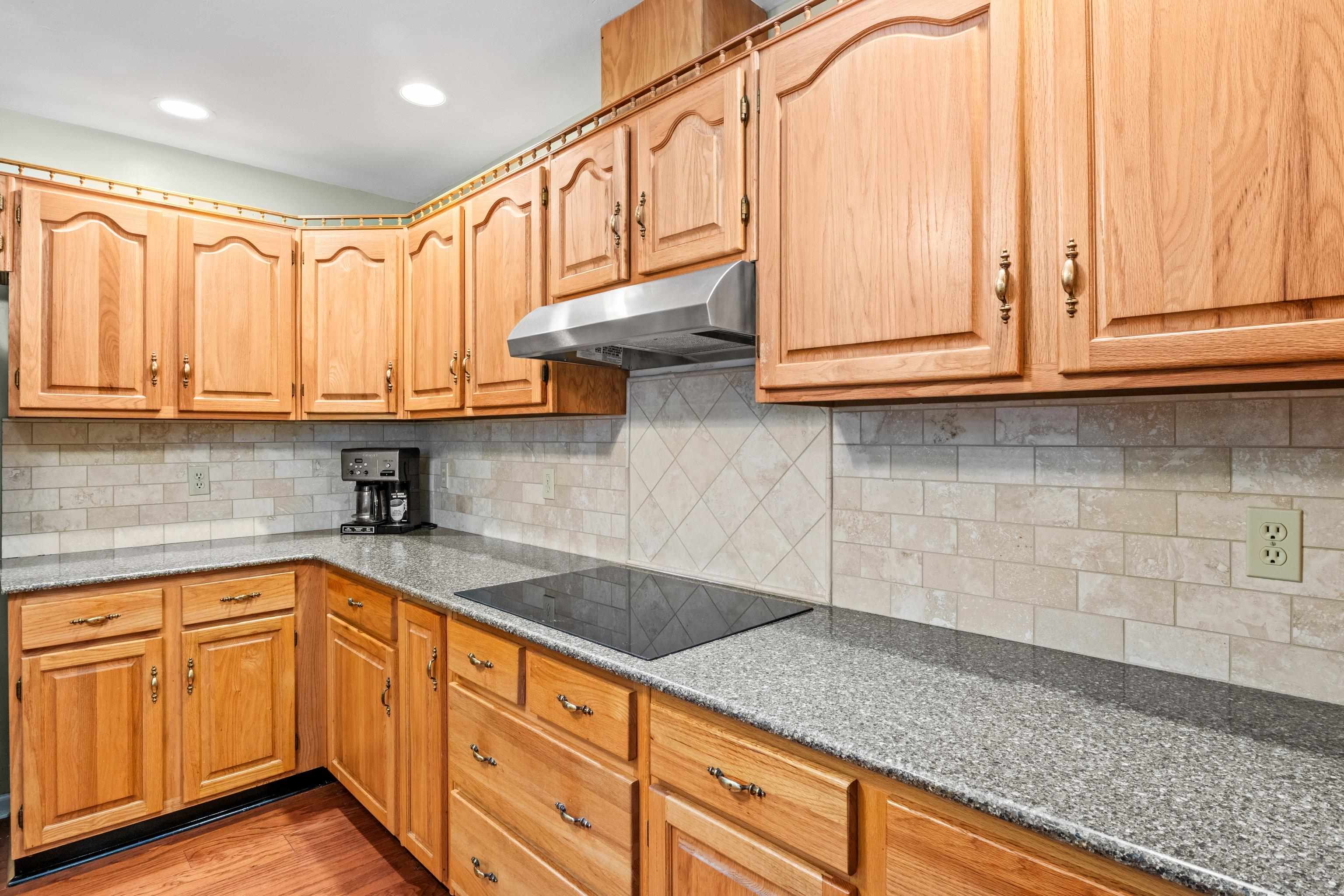 3549 Lakeshore Drive