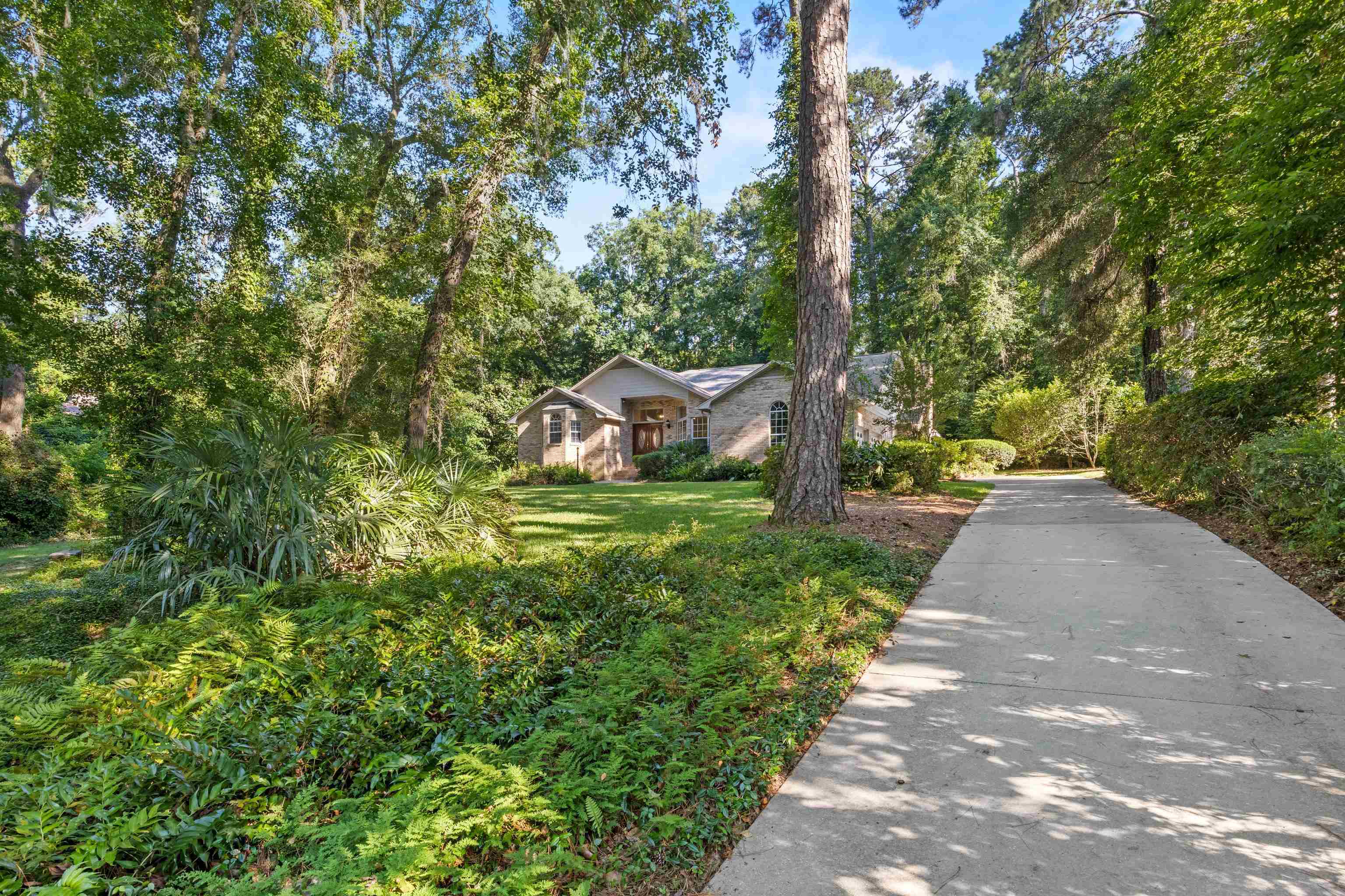 3549 Lakeshore Drive
