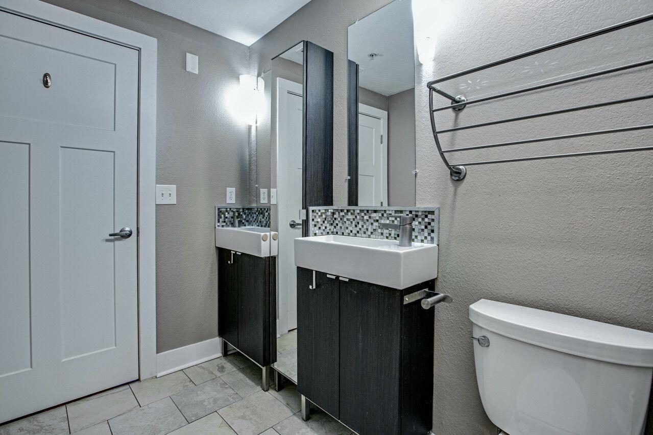 2801 Chancellorsville Drive Unit: 702