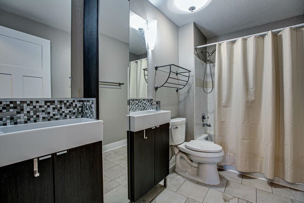2801 Chancellorsville Drive Unit: 702