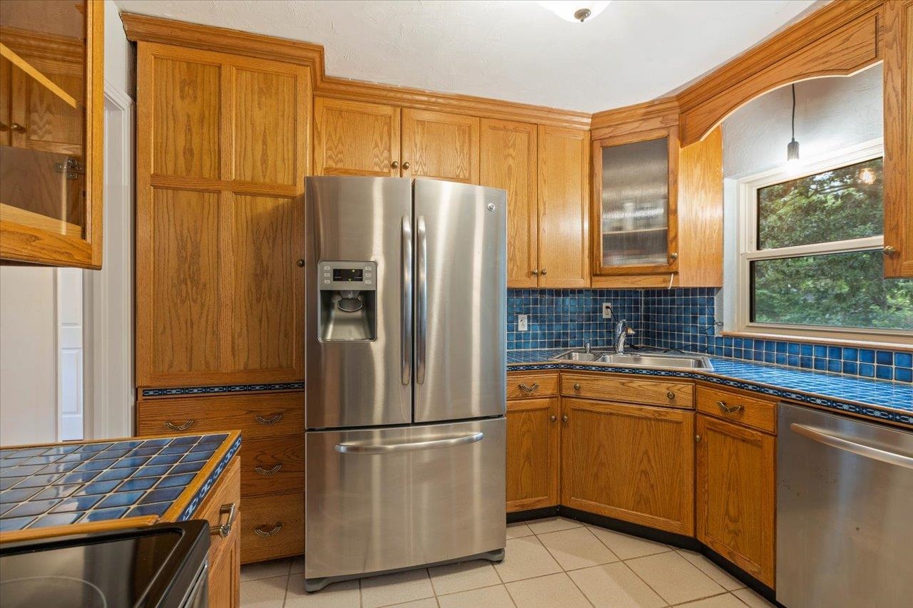 824 Governors Drive