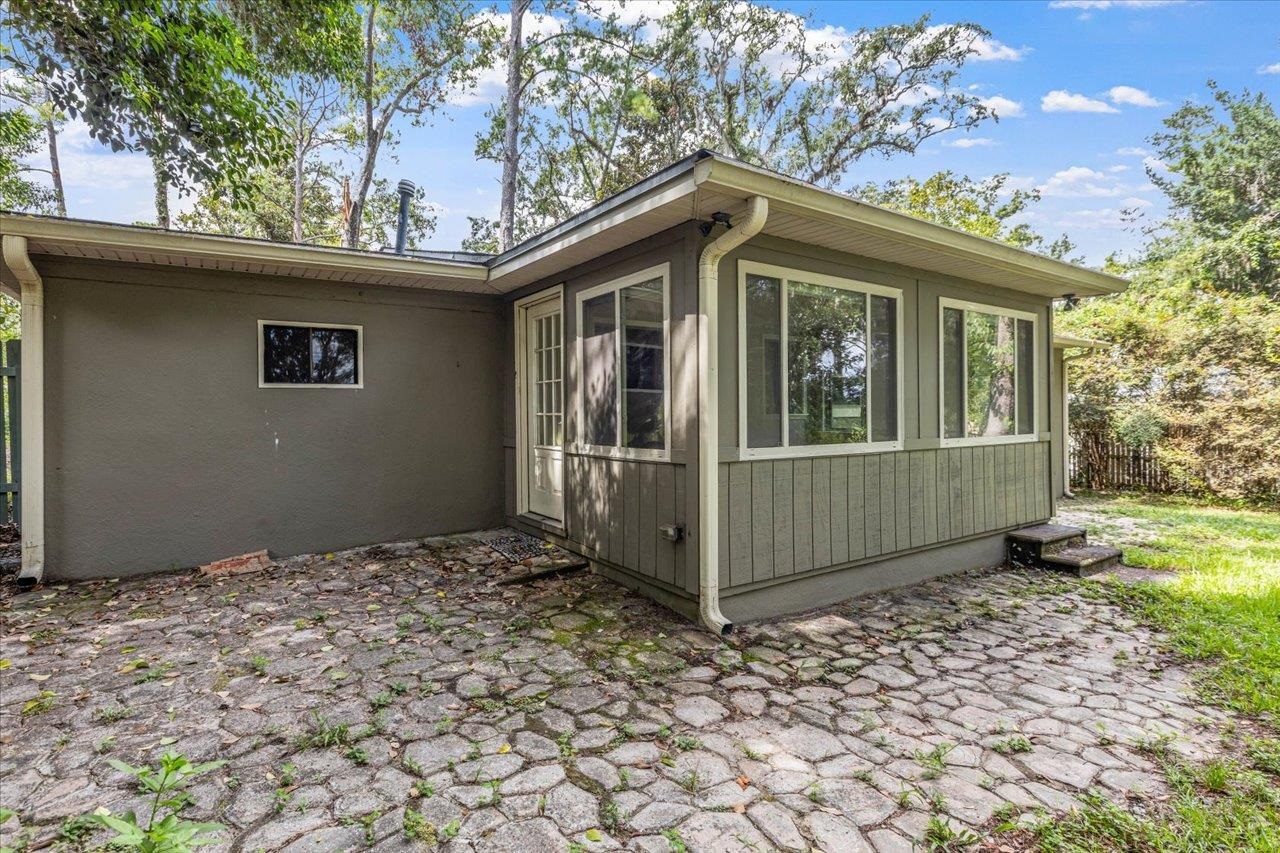 824 Governors Drive