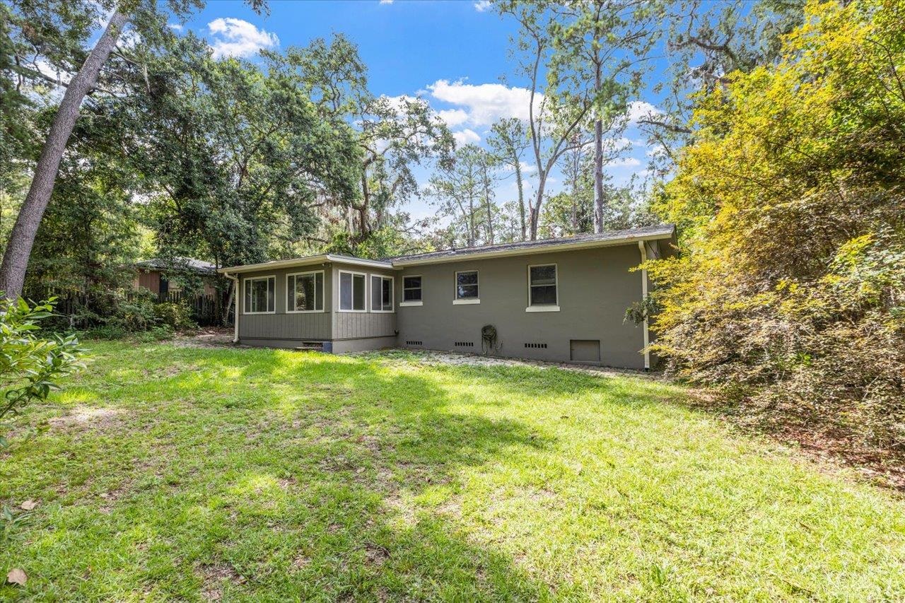 824 Governors Drive