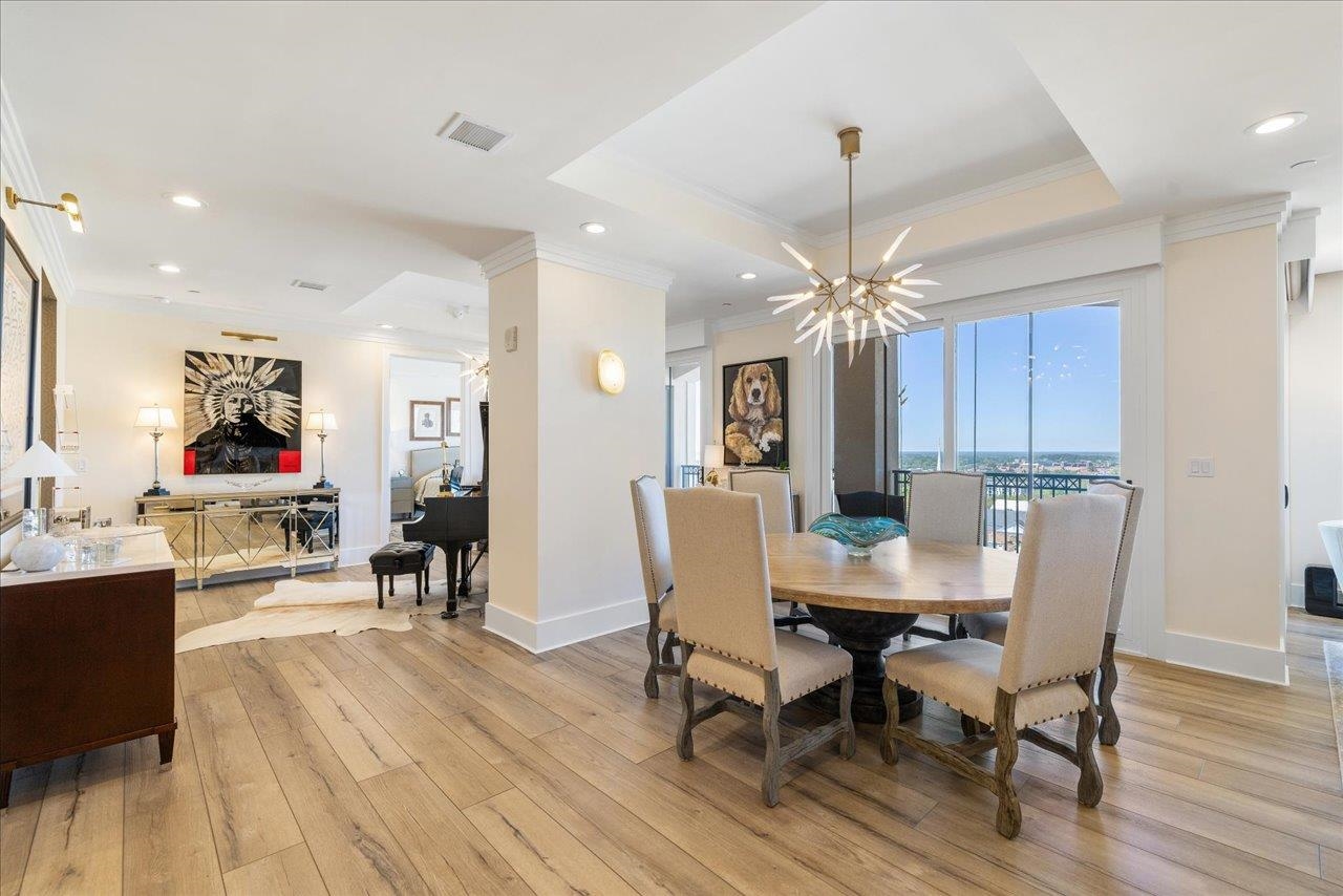 121 N MONROE Street Unit: PH 3
