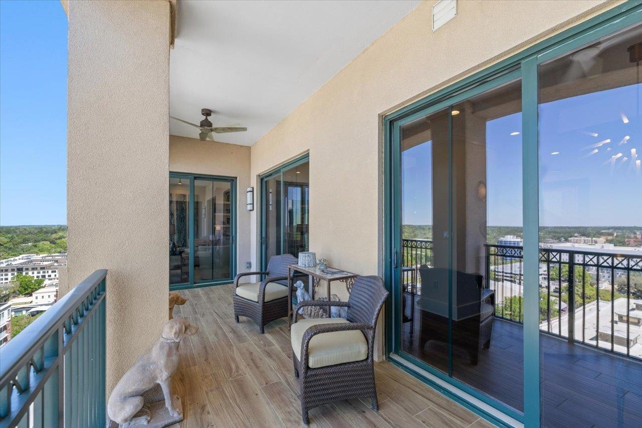 121 N MONROE Street Unit: PH 3
