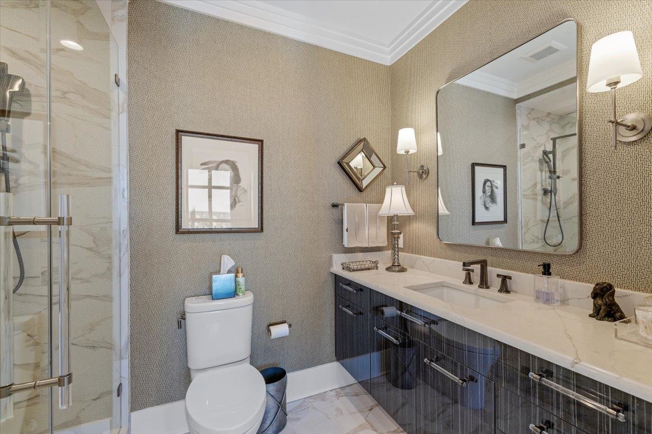 121 N MONROE Street Unit: PH 3