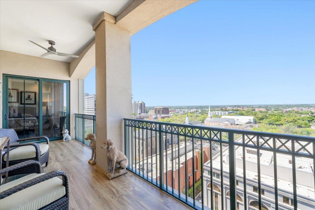 121 N MONROE Street Unit: PH 3