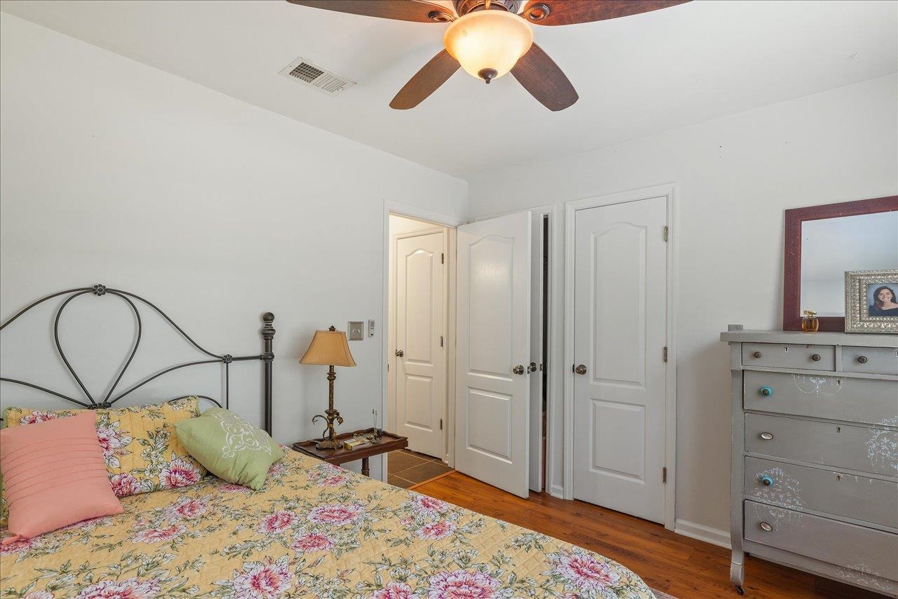 2922 Bay Shore Drive