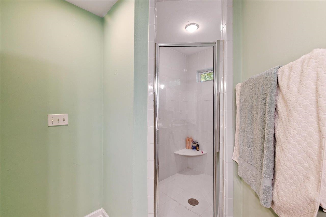 2922 Bay Shore Drive