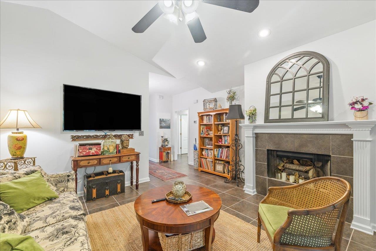 2922 Bay Shore Drive