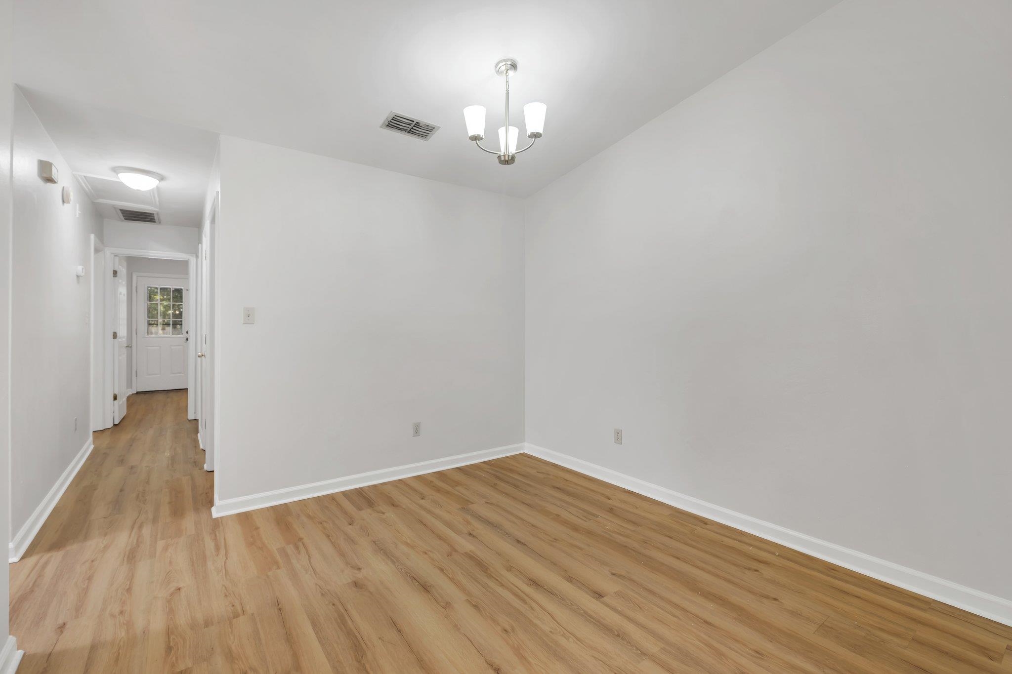 382 W Richview Park Circle