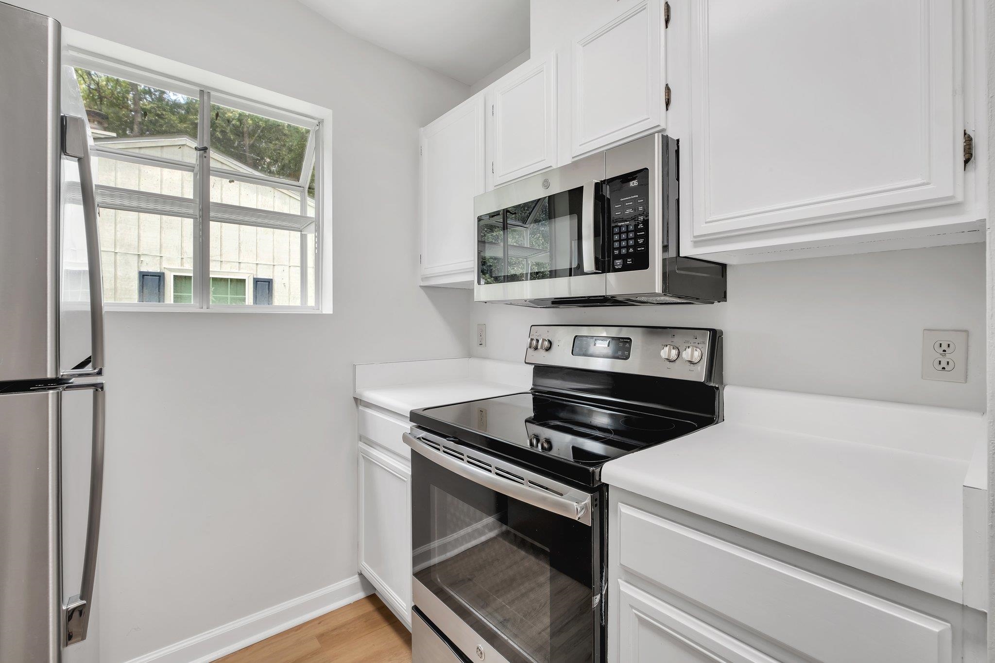 382 W Richview Park Circle