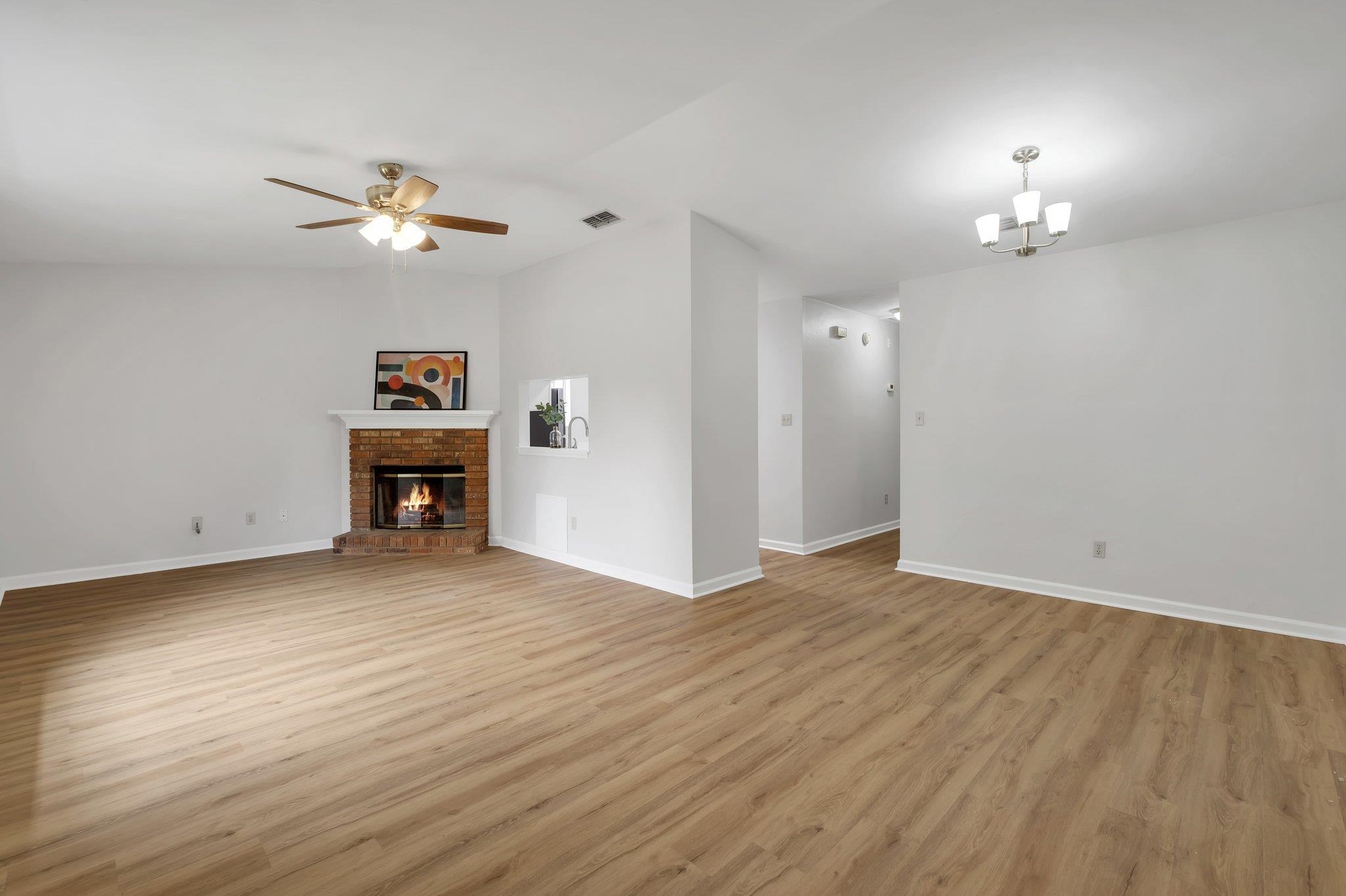 382 W Richview Park Circle