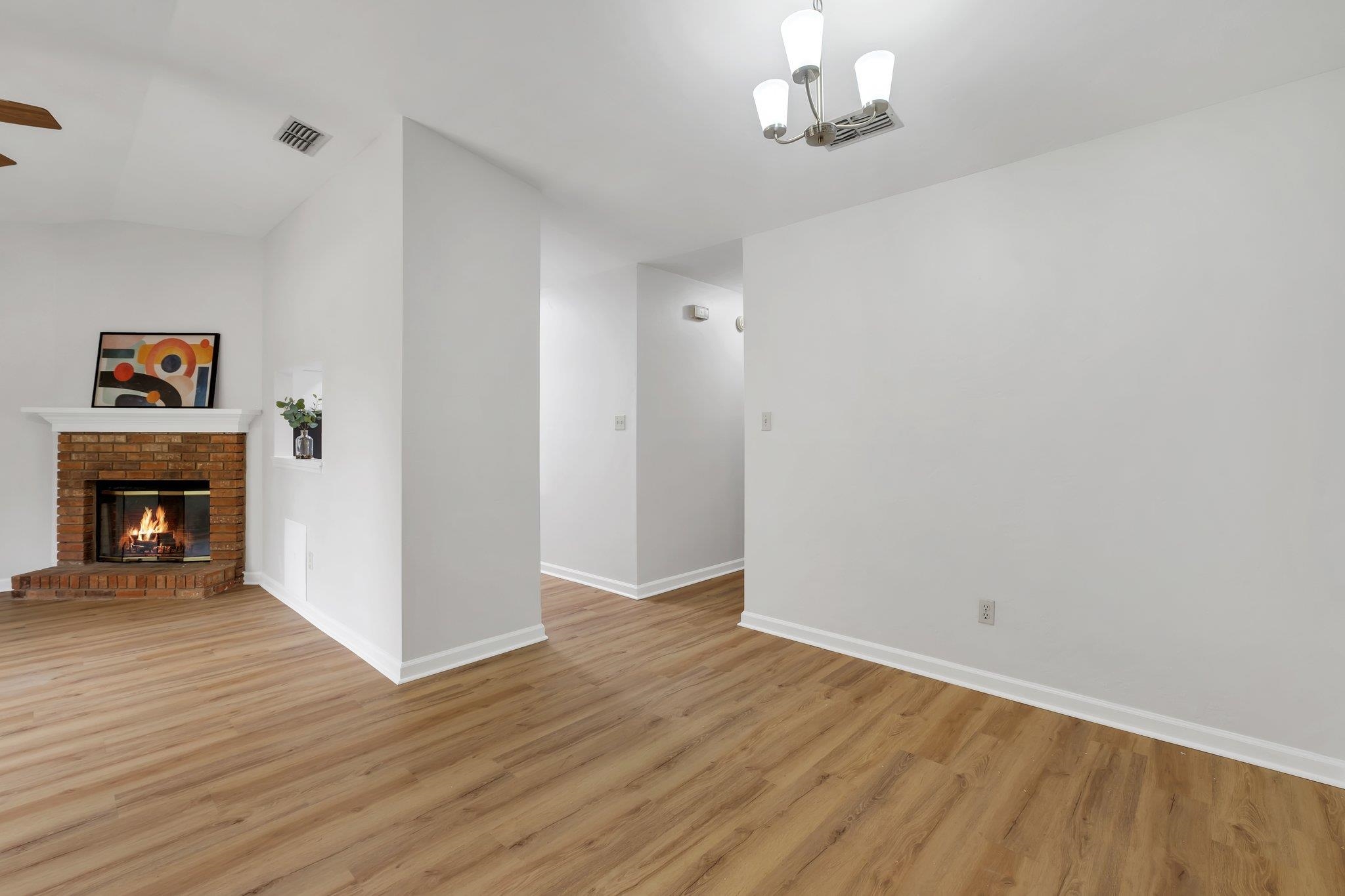 382 W Richview Park Circle