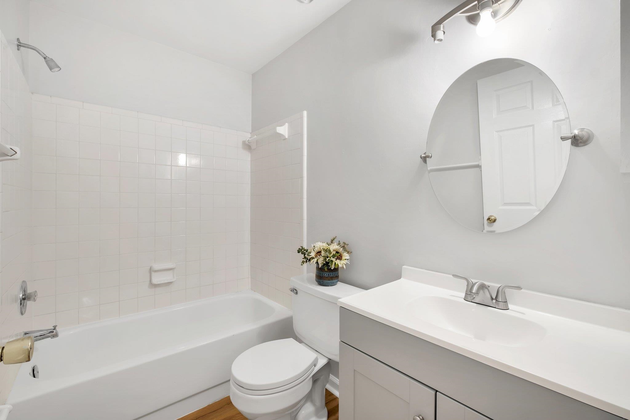382 W Richview Park Circle