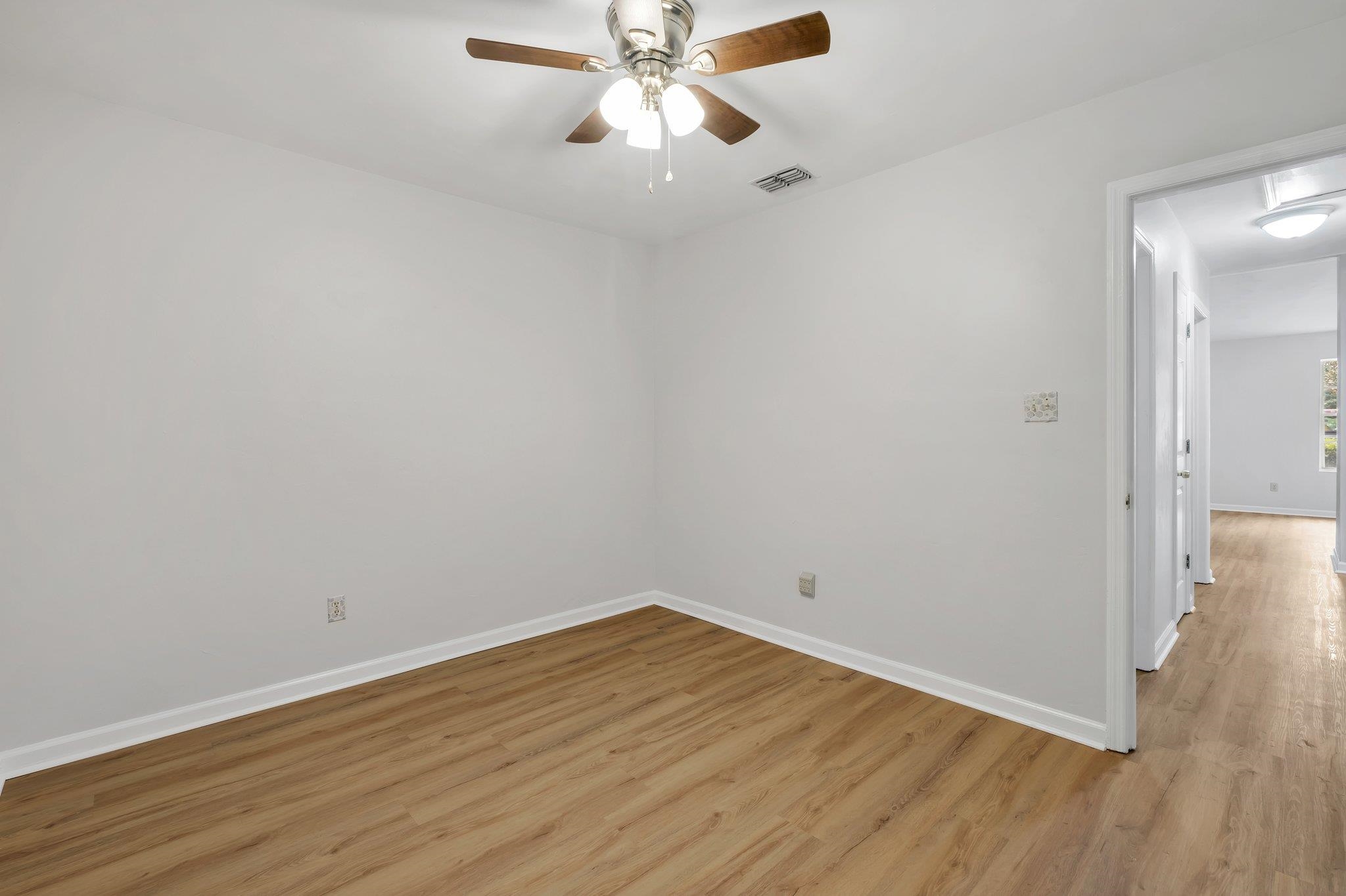382 W Richview Park Circle
