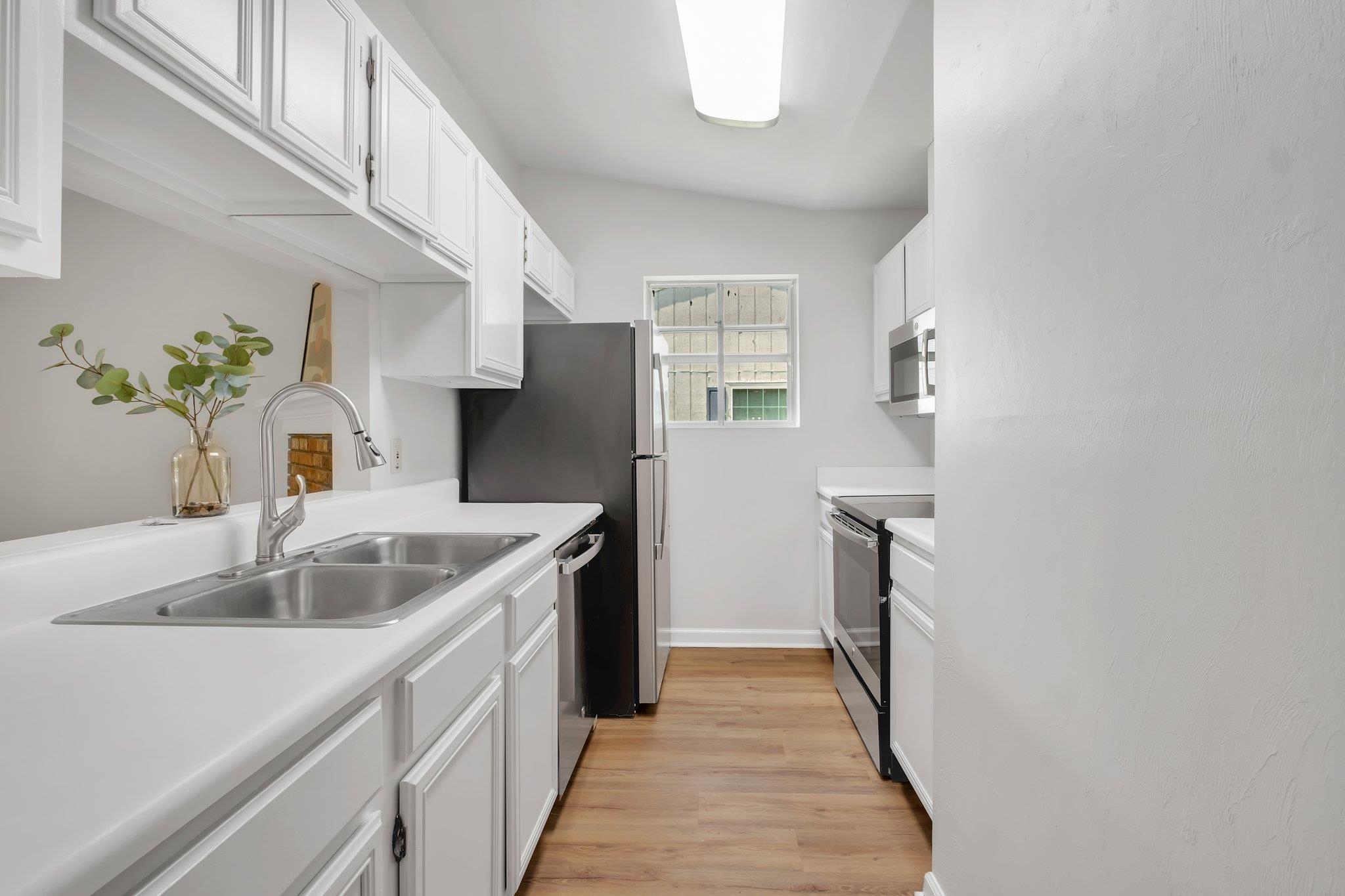 382 W Richview Park Circle