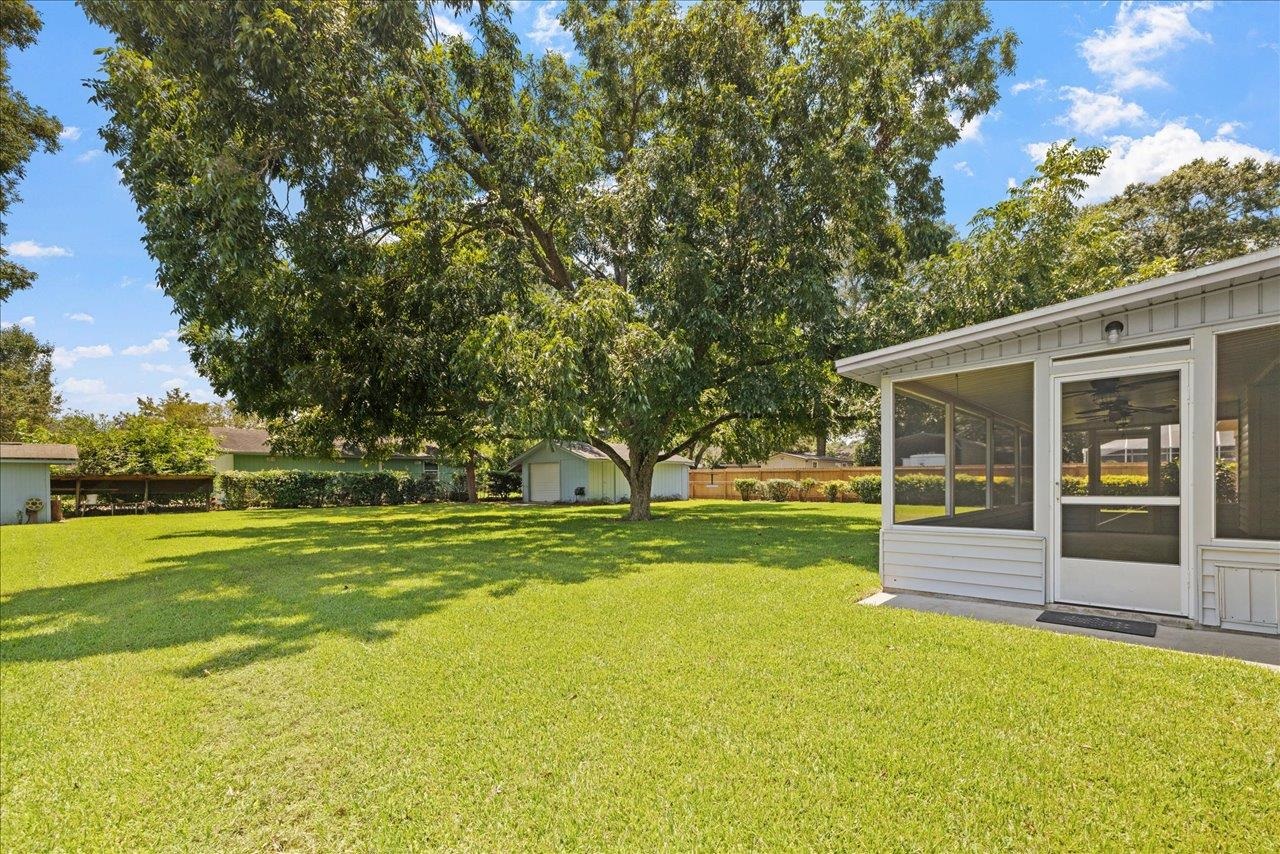 1941 Queenswood Drive