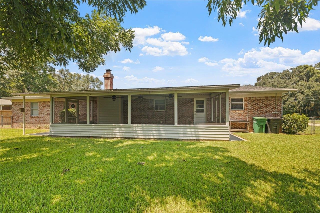 1941 Queenswood Drive