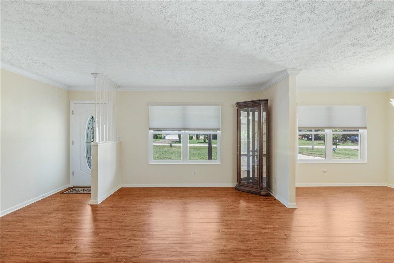 1941 Queenswood Drive