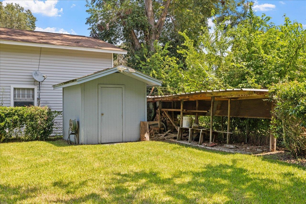 1941 Queenswood Drive