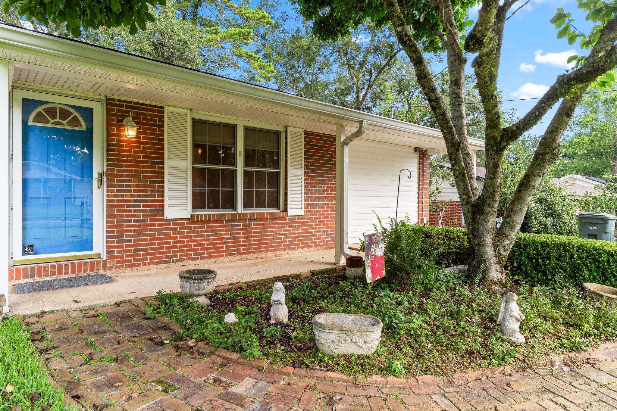 1120 Nandina Court