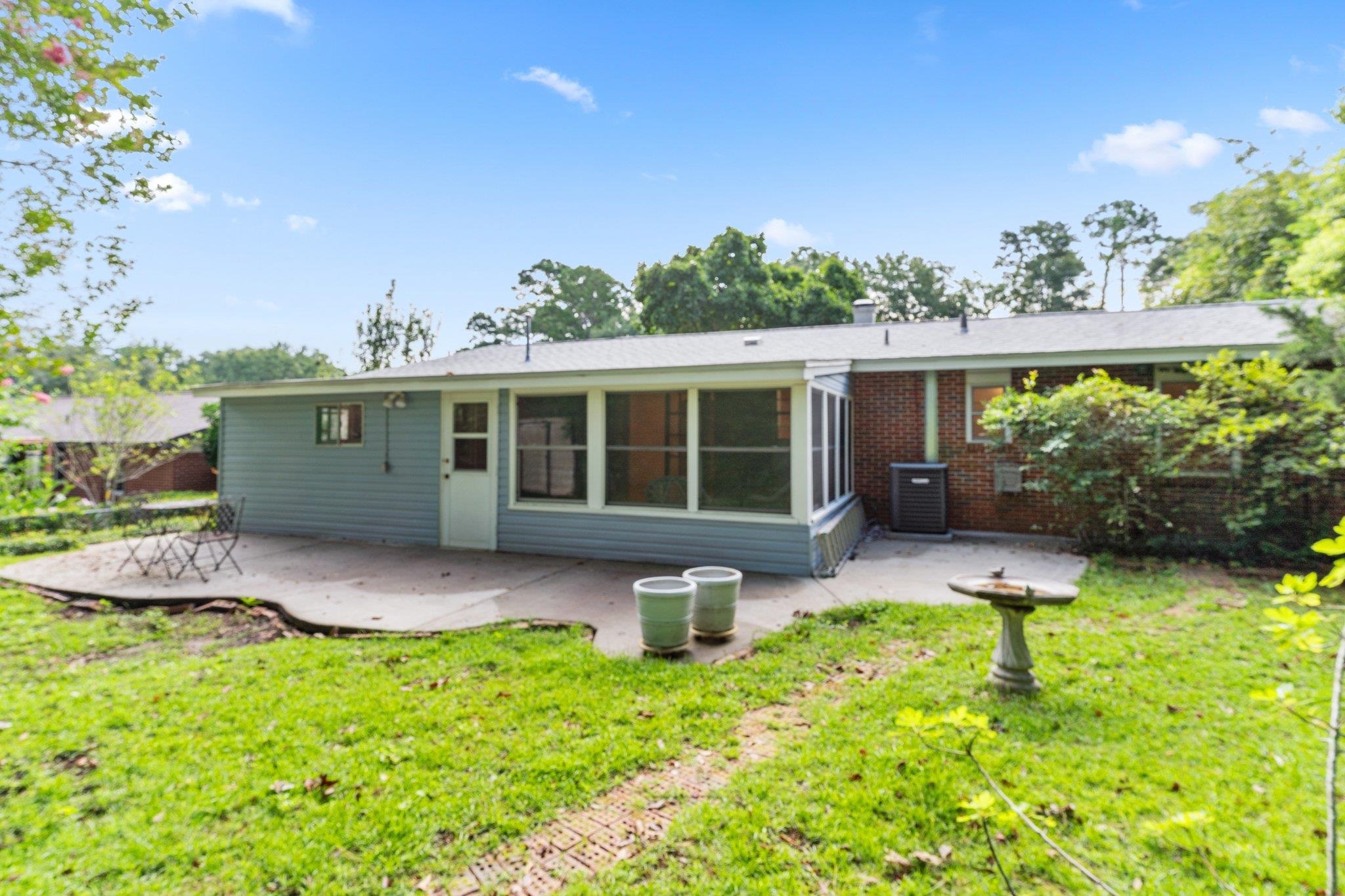 1120 Nandina Court