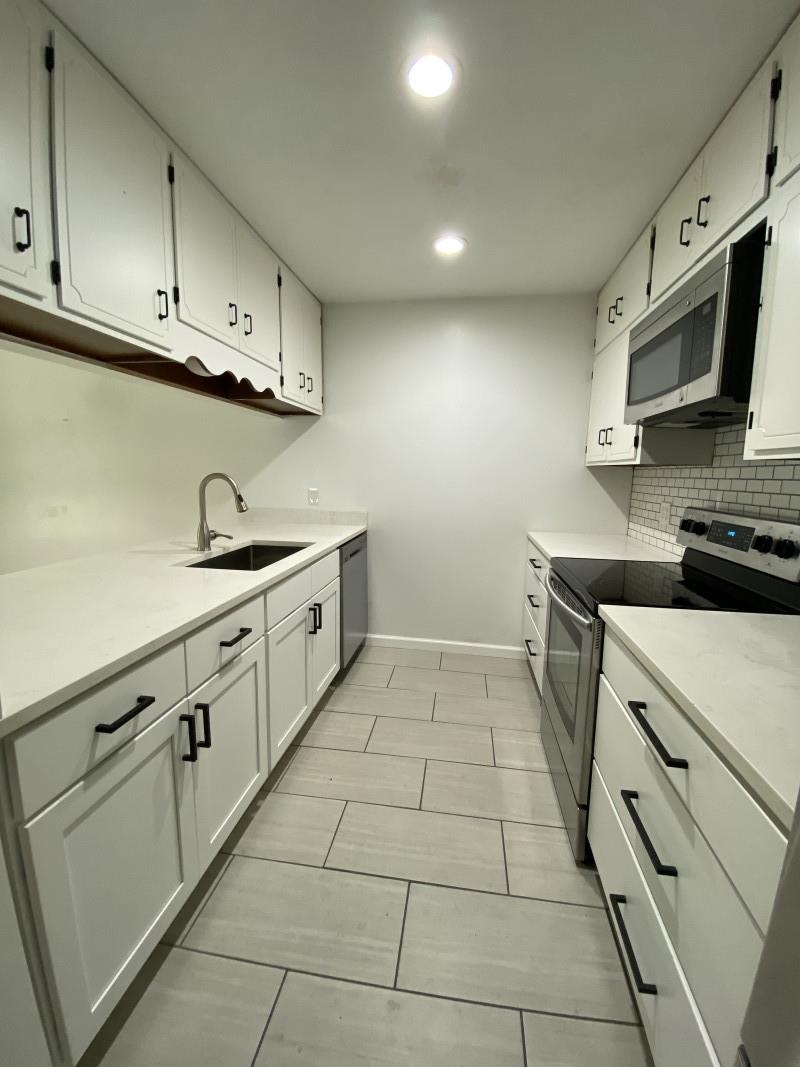 2415 Ian Drive