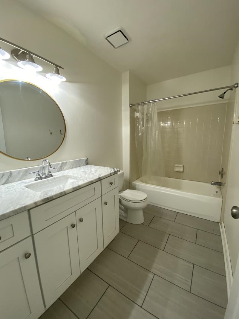 2415 Ian Drive