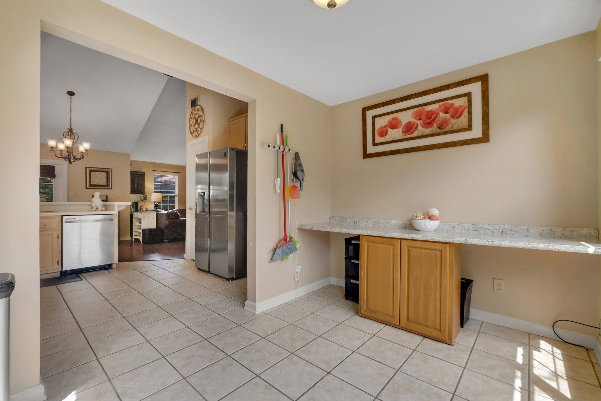 2587 Yarmouth Lane