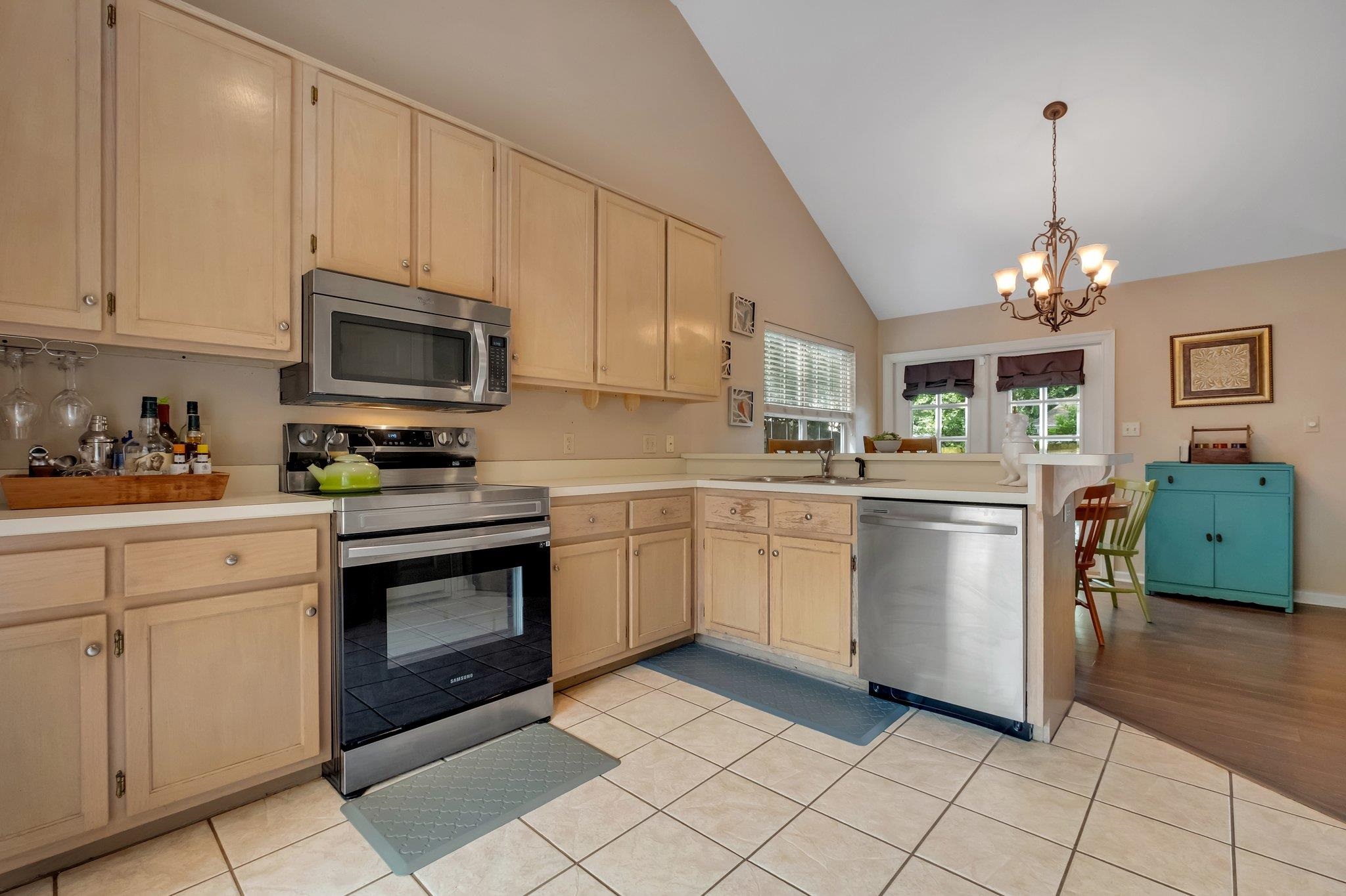2587 Yarmouth Lane