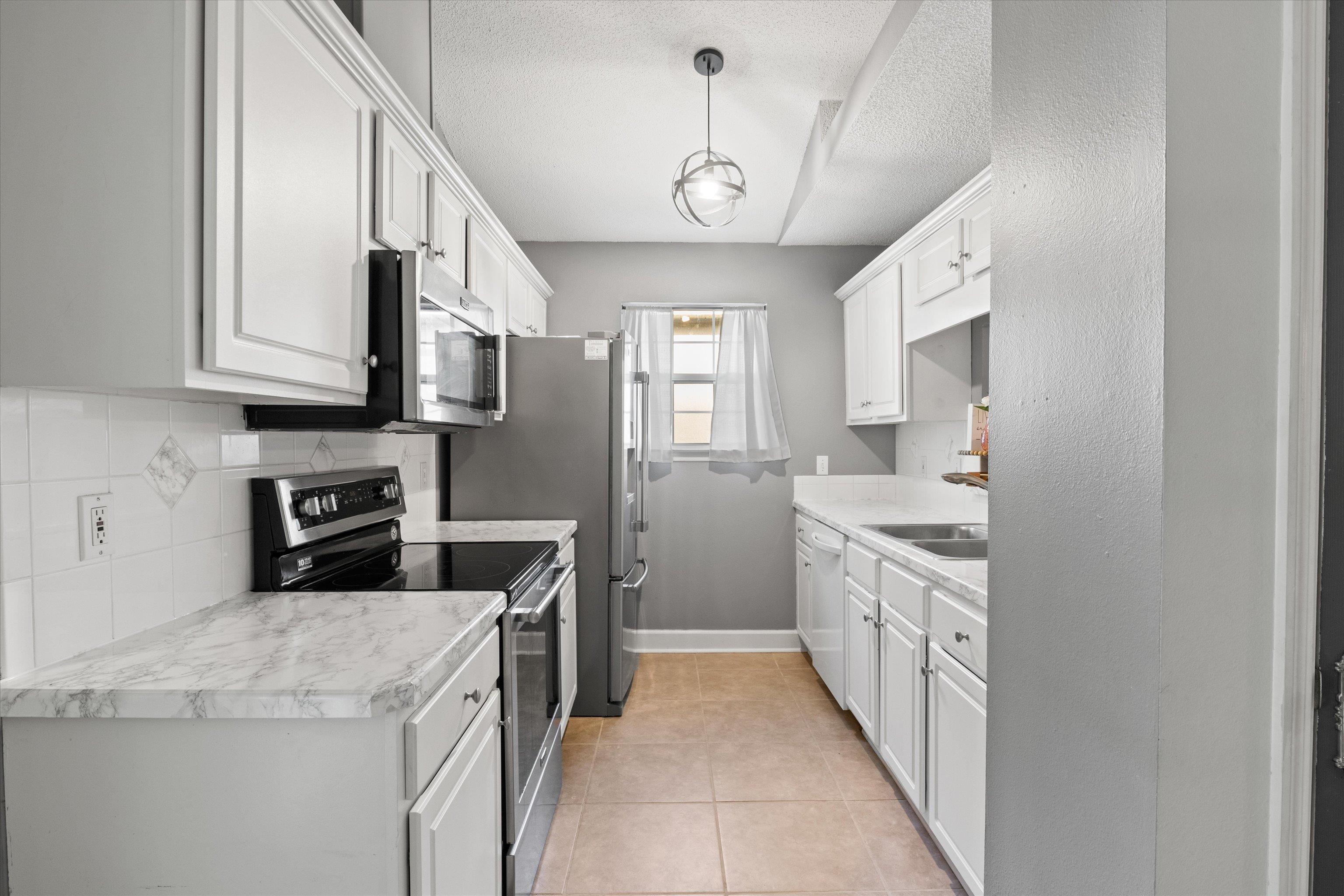9138 Stonehenge Trail