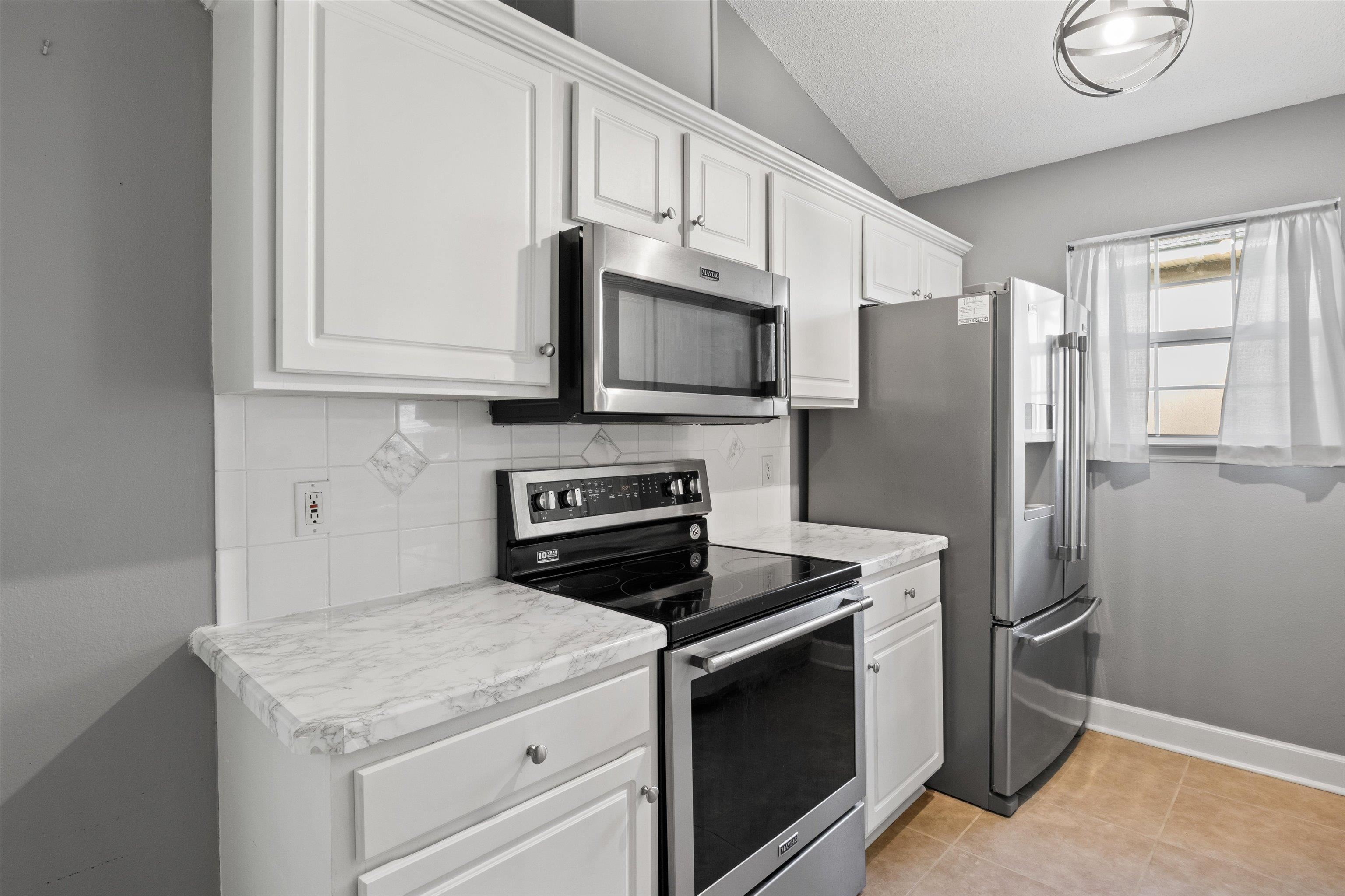 9138 Stonehenge Trail