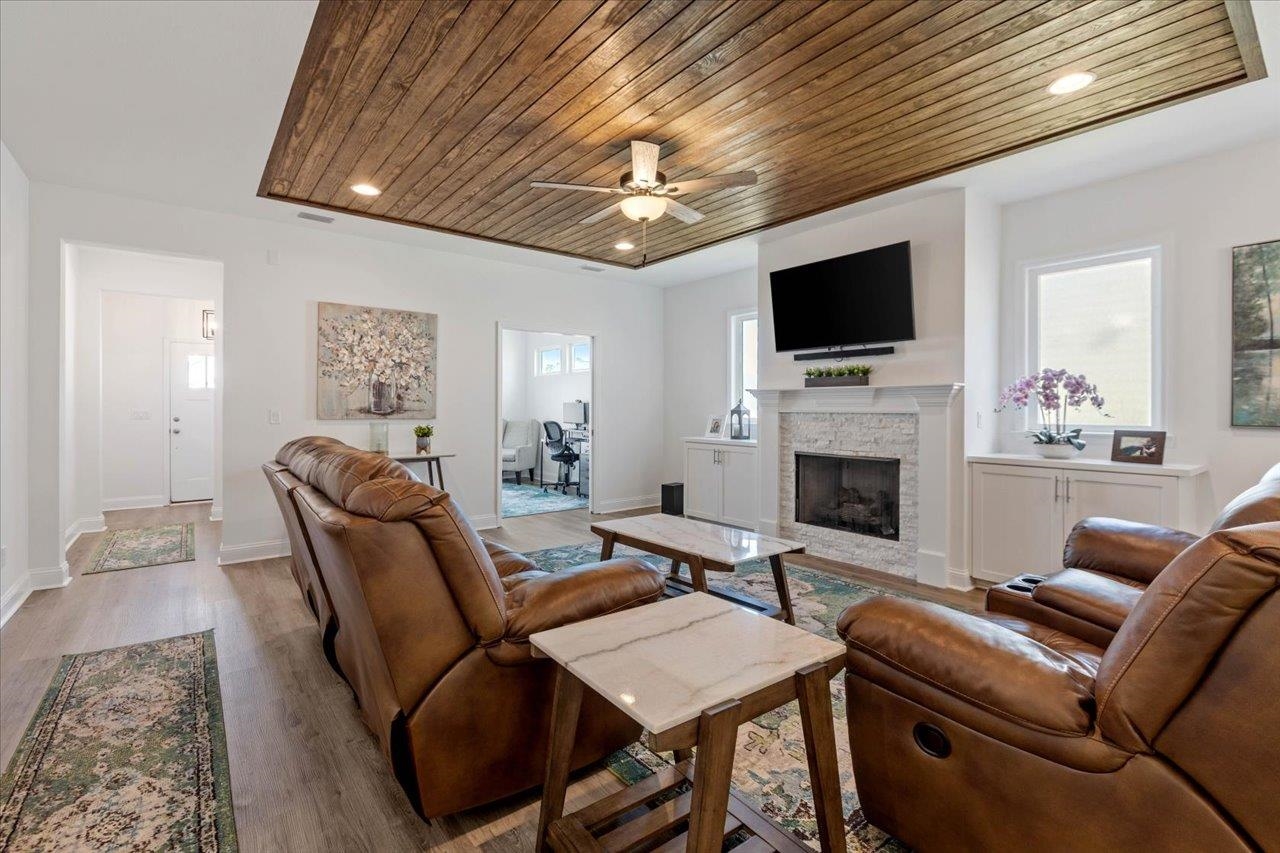 8763 Greenridge Lane