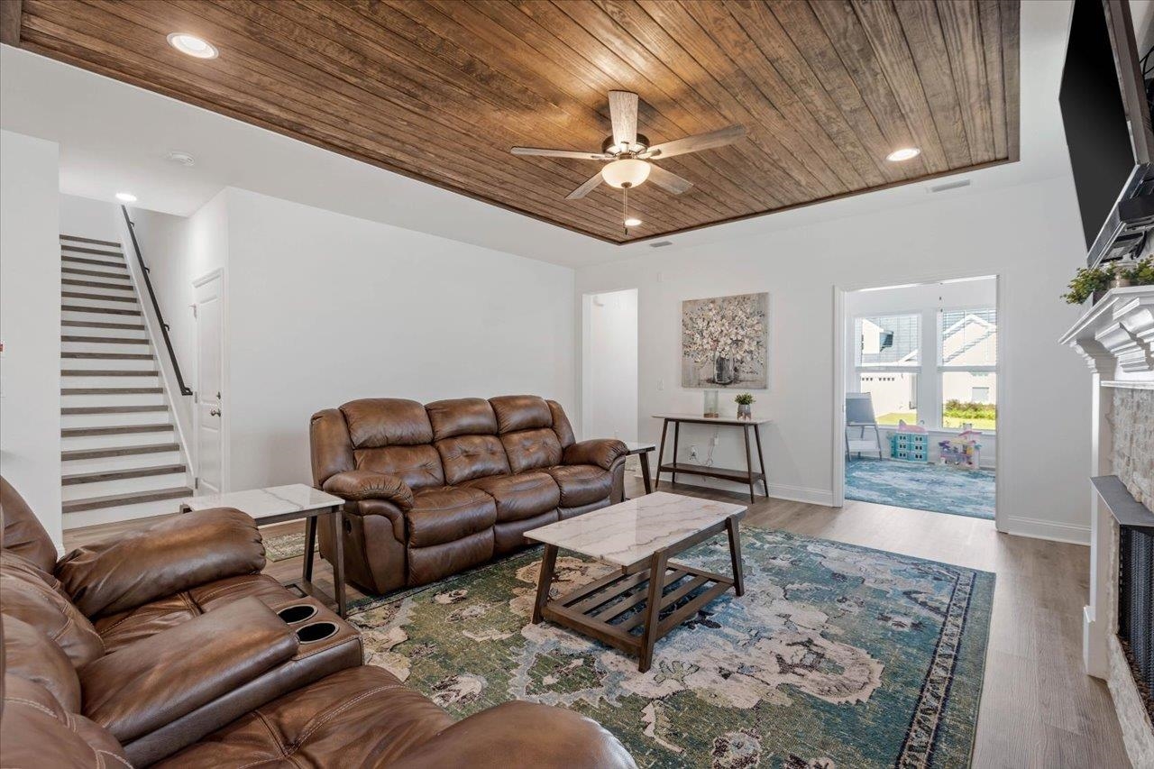 8763 Greenridge Lane