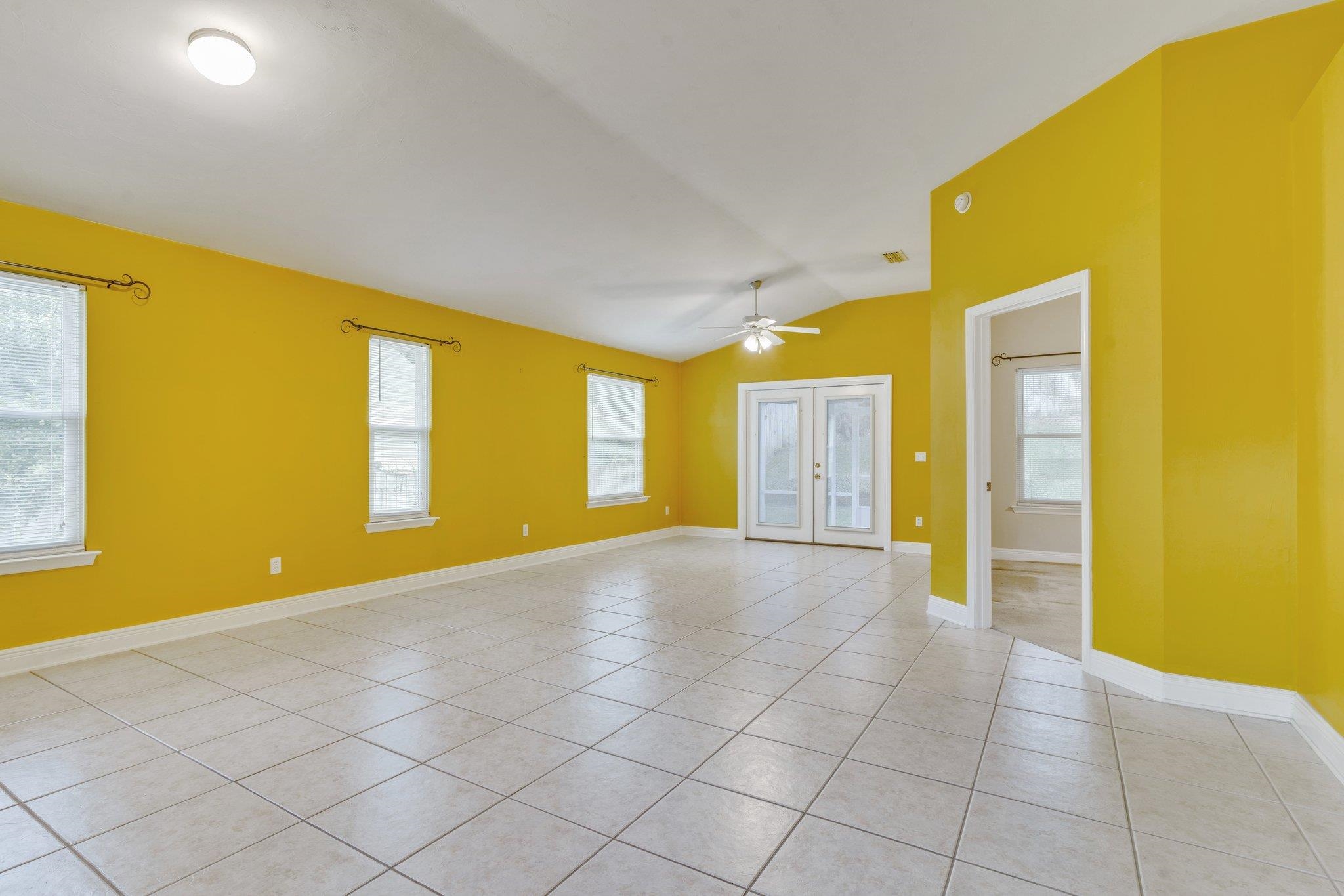 1535 Applewood Way