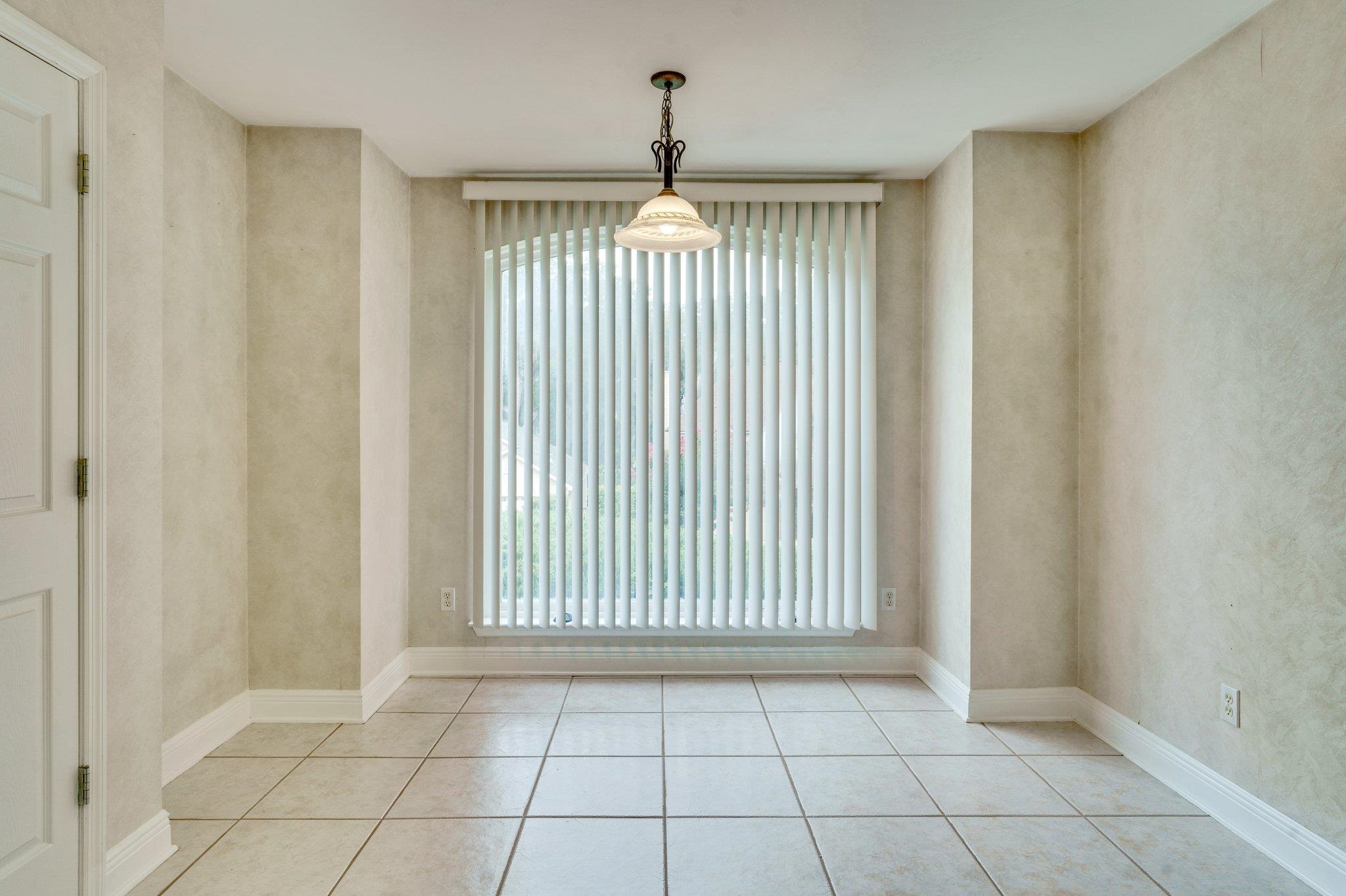 1535 Applewood Way