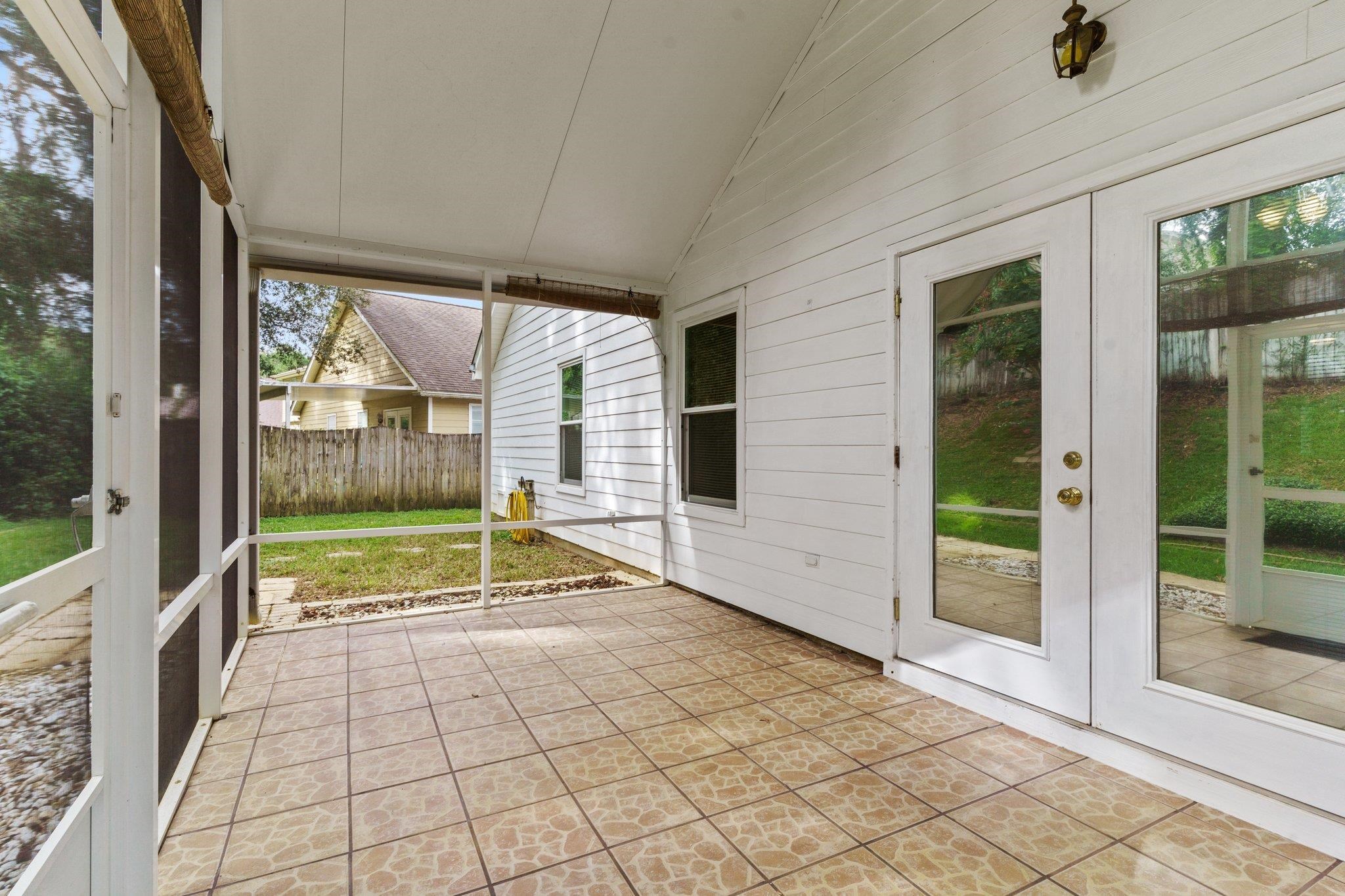 1535 Applewood Way