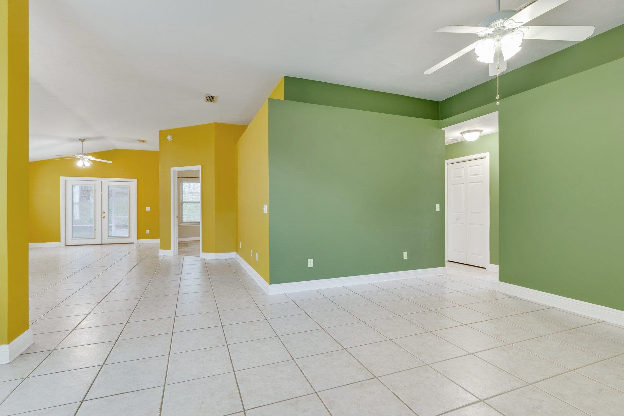 1535 Applewood Way